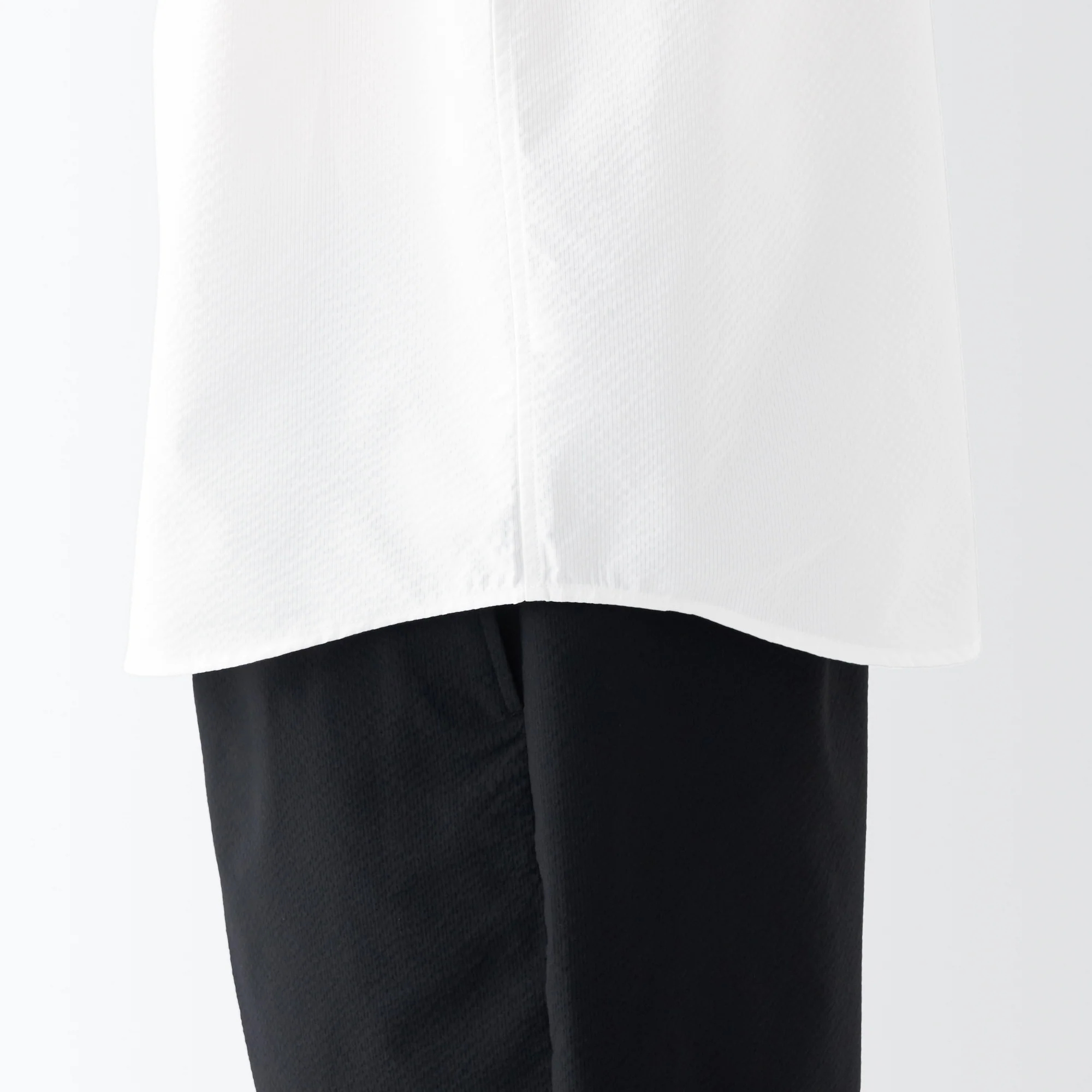 Men's Seersucker Henry Neck Woven T-Shirt - Image 17