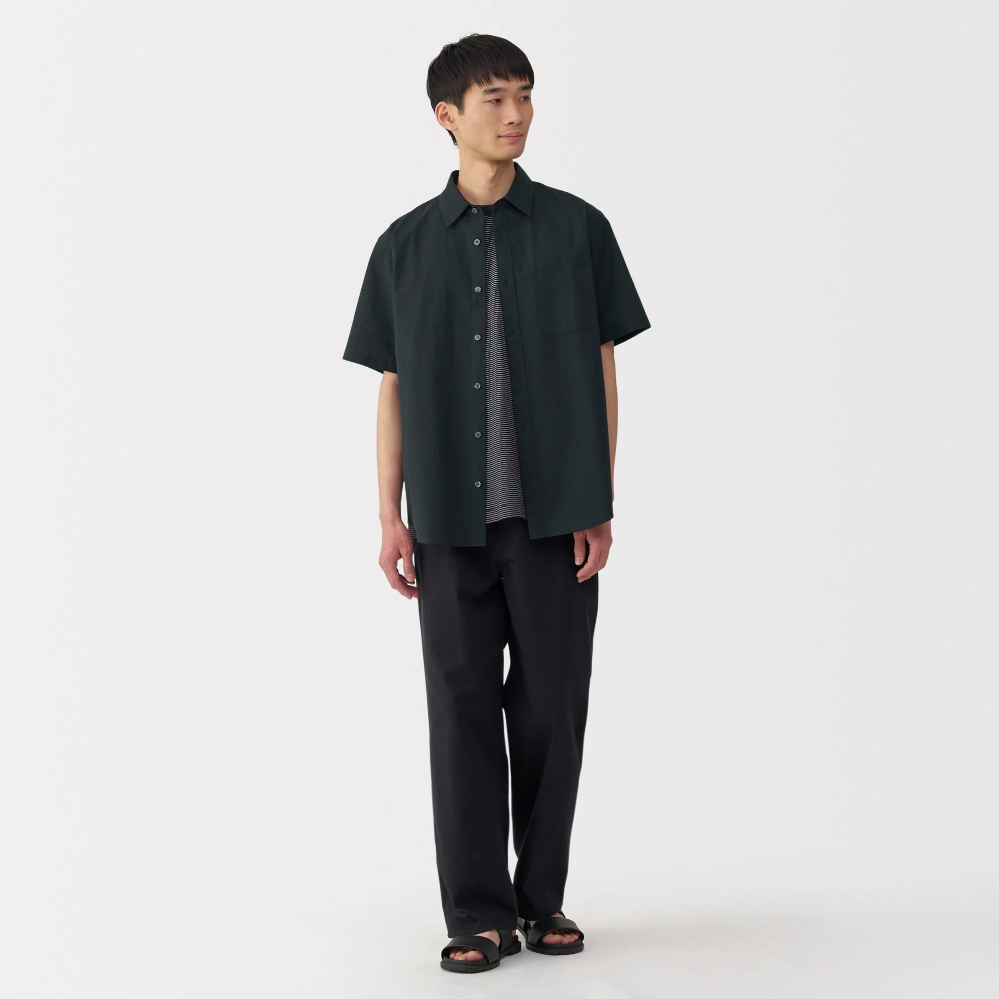 Men's Washed Broadcloth Short Sleeve Shirt - Image 12