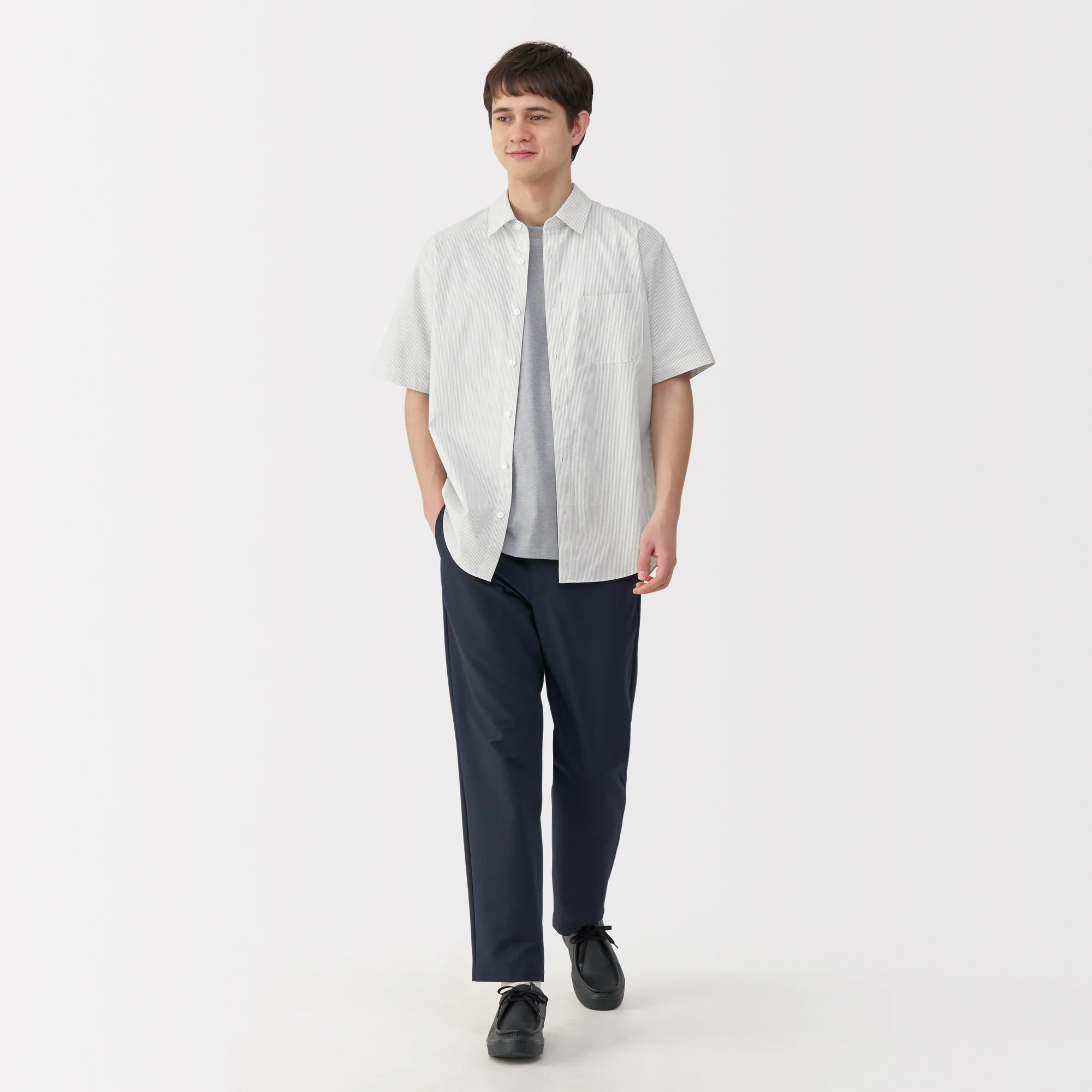Men's Washed Broadcloth Short Sleeve Shirt - Image 37