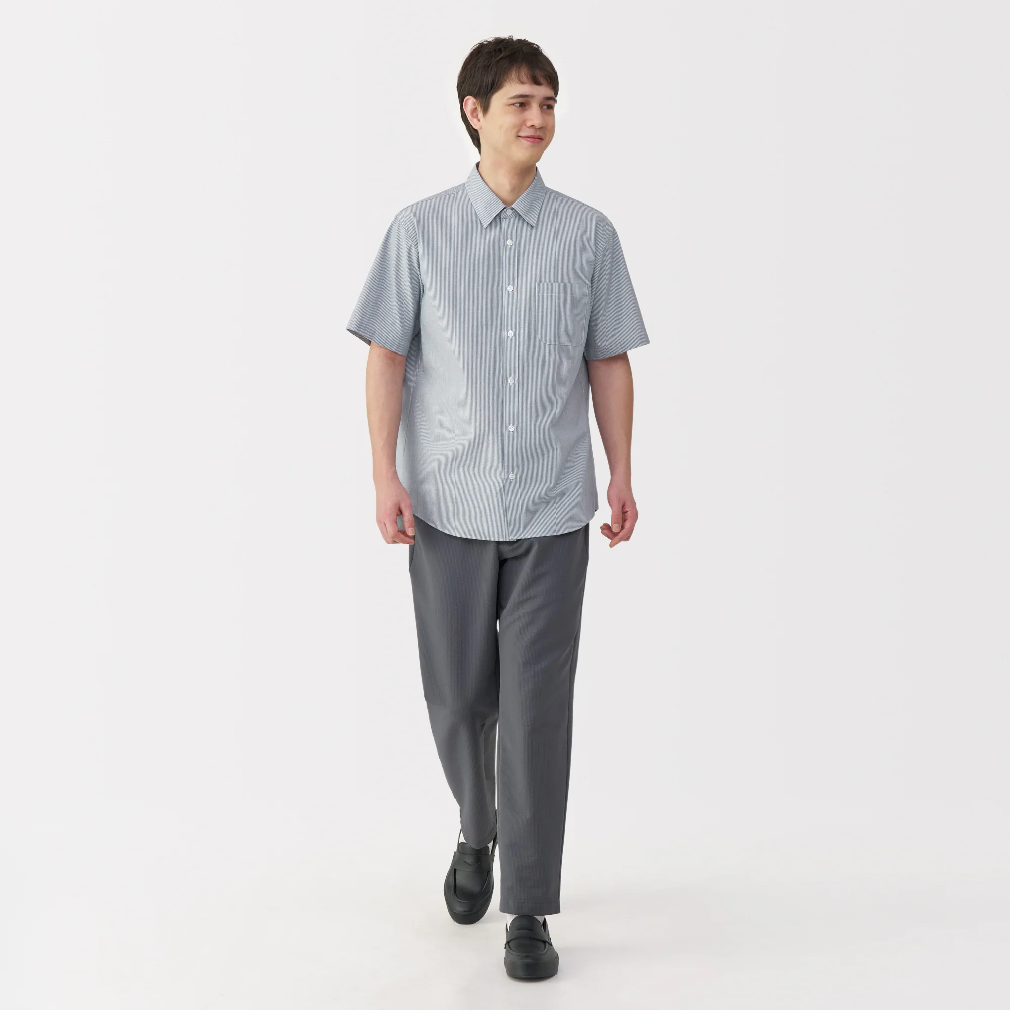 Men's Washed Broadcloth Short Sleeve Shirt - Image 46
