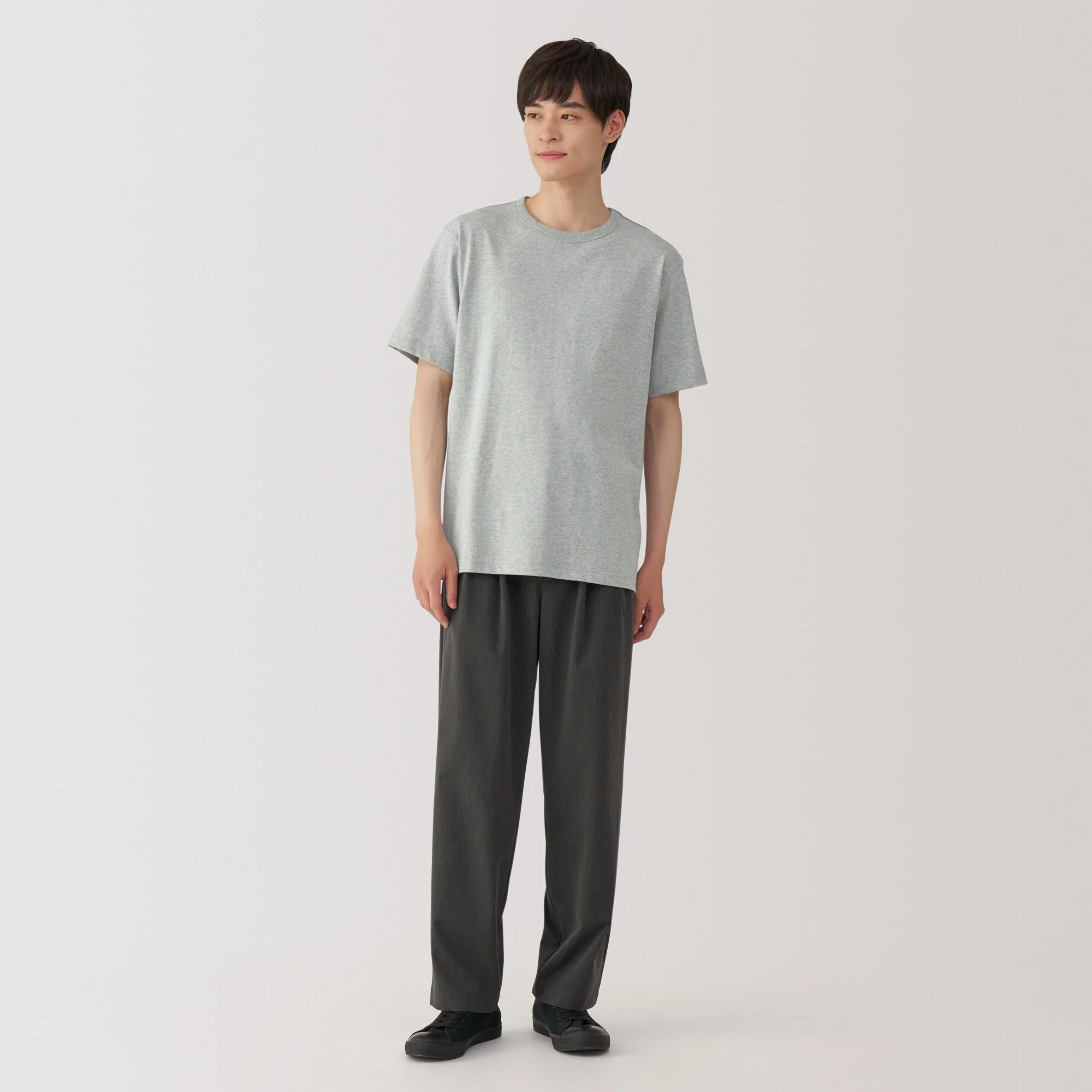 Men's Washed Heavyweight Crewneck T-Shirt - Image 18