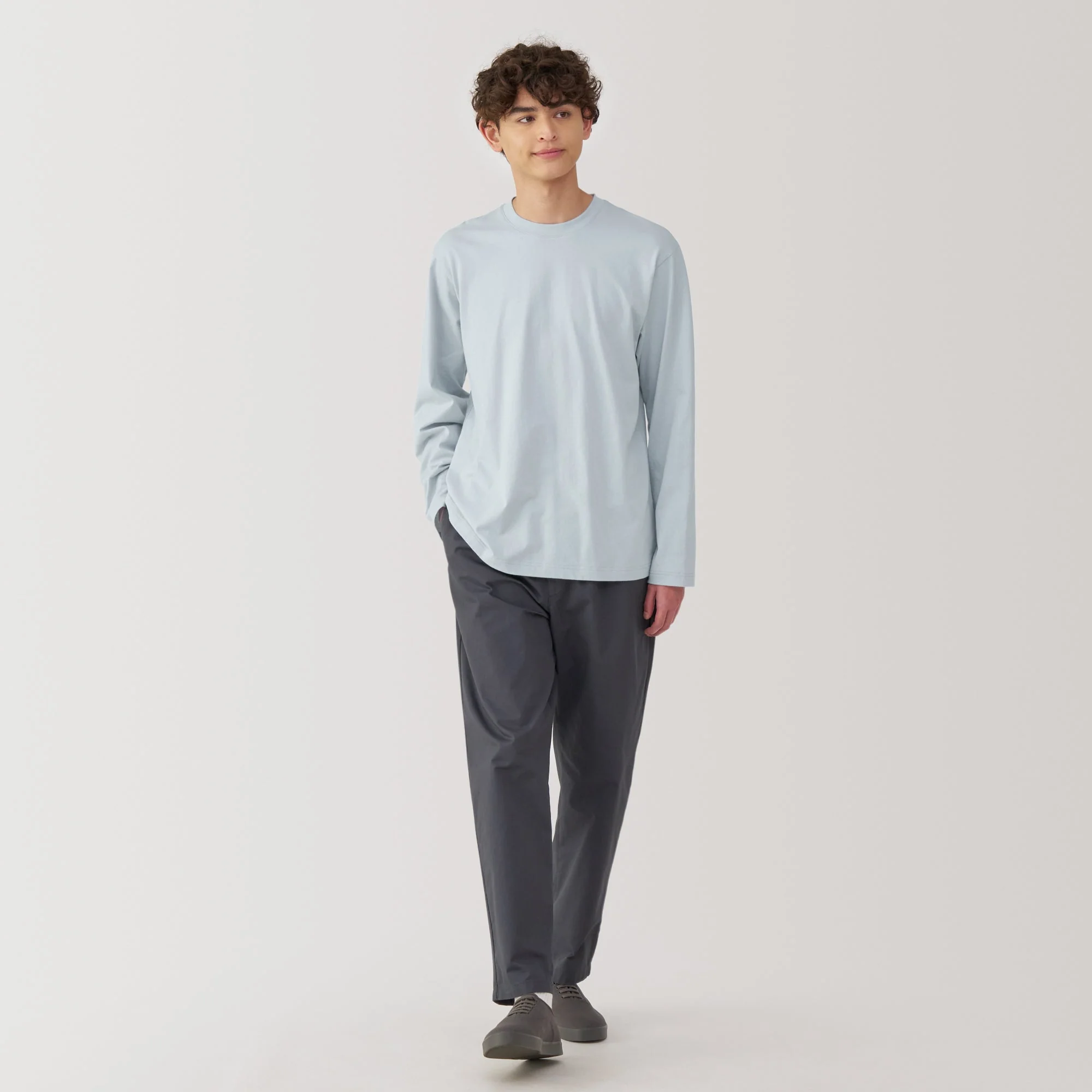 Men's Washed Jersey Crew Neck Long Sleeve T-Shirt - Image 18