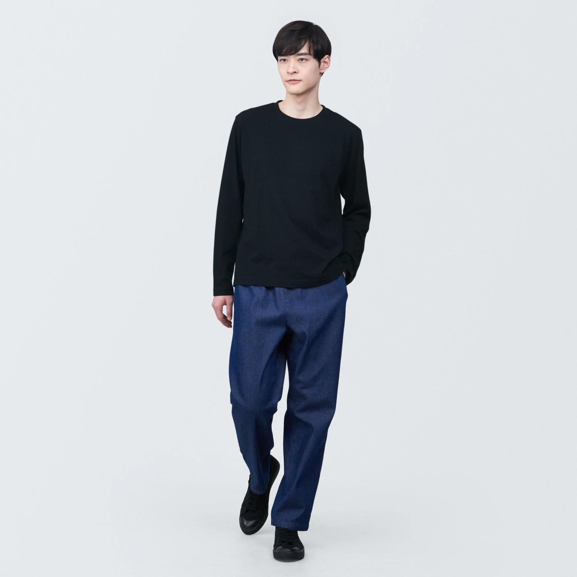 Men's Washed Jersey Crew Neck Long Sleeve T-Shirt - Image 4