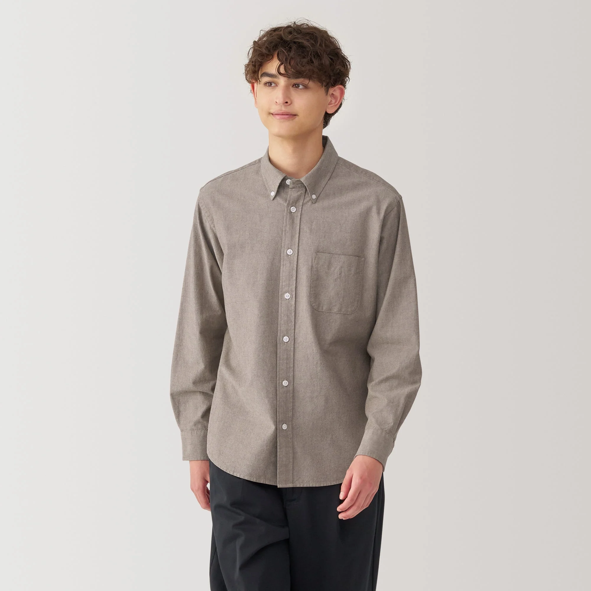 Men's Washed Oxford Button Down Shirt - Image 27