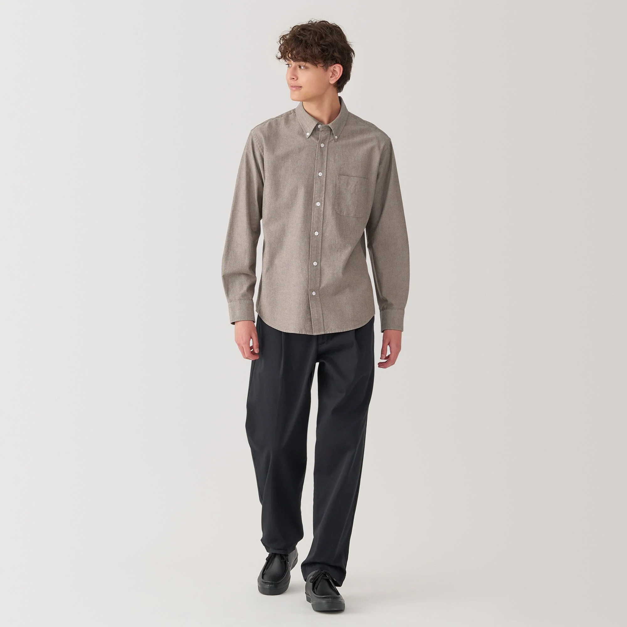 Men's Washed Oxford Button Down Shirt - Image 28