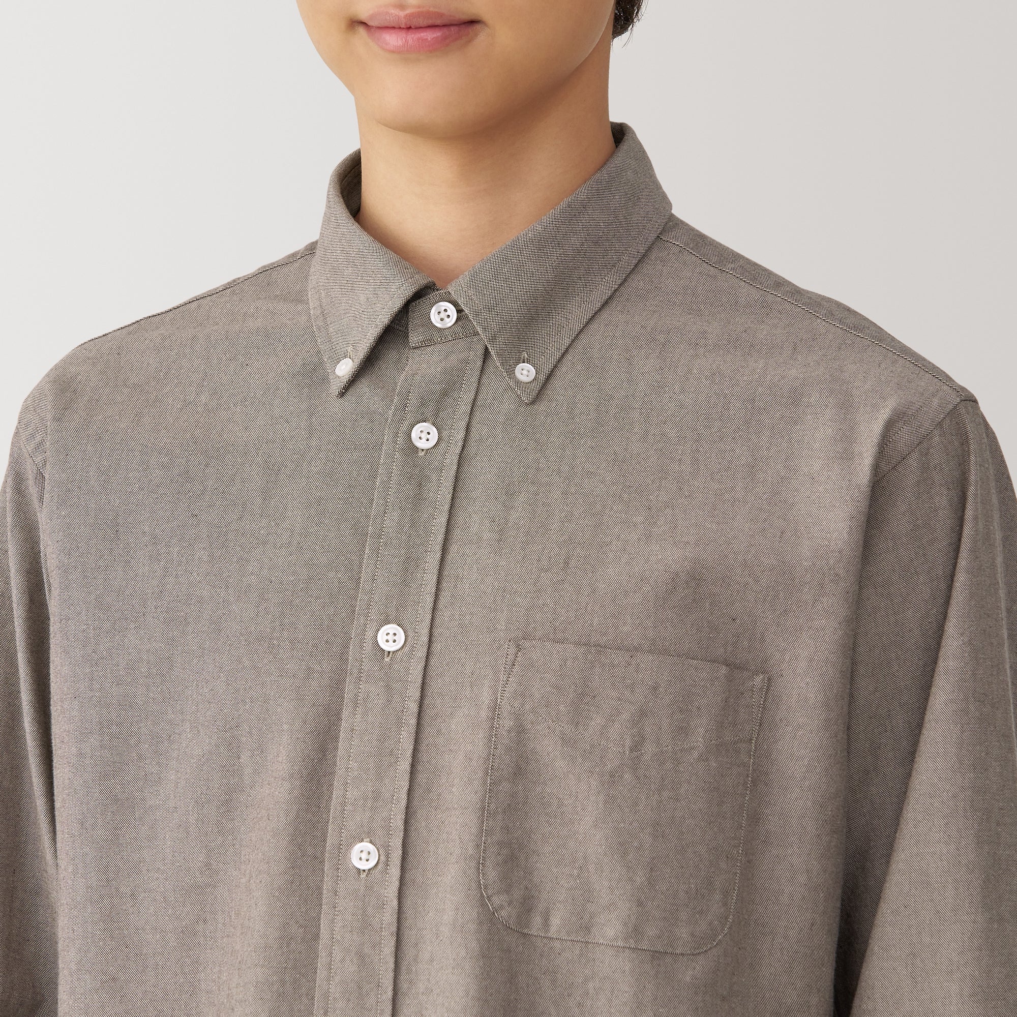 Men's Washed Oxford Button Down Shirt - Image 31