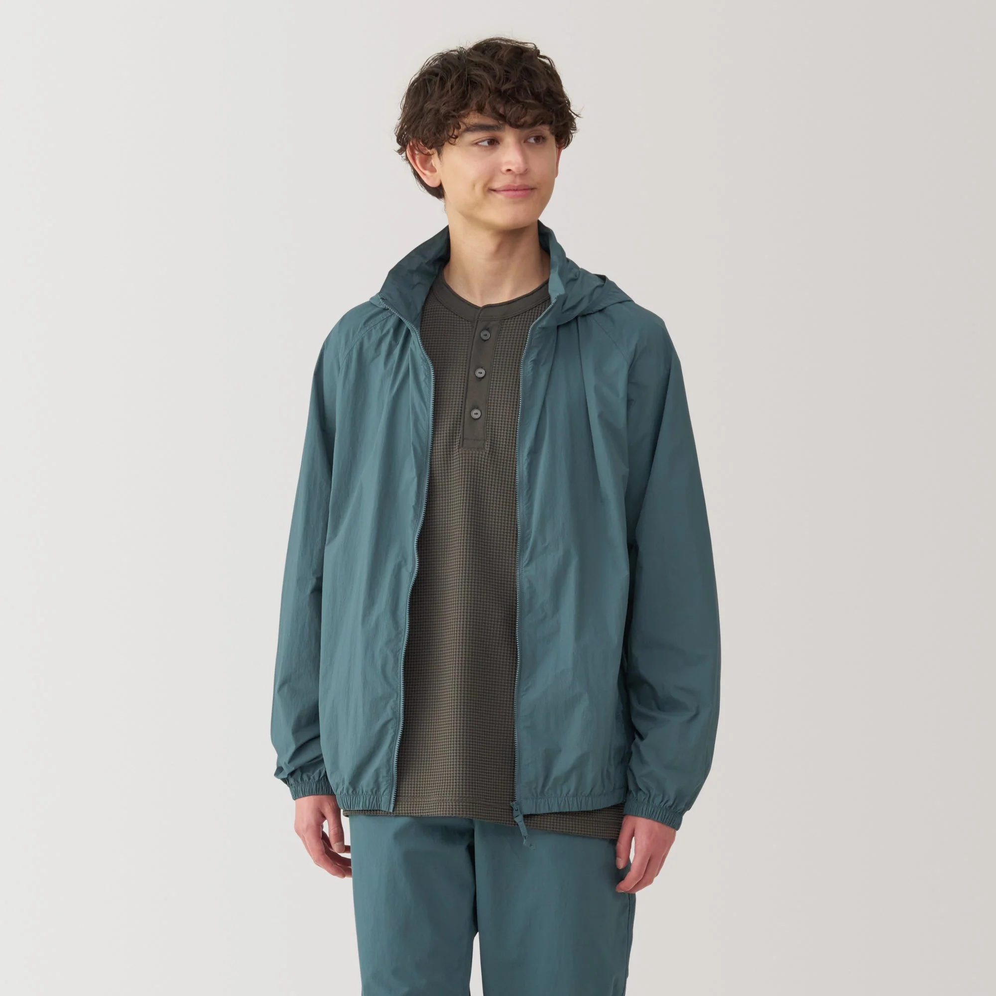 Men's Water Repellent Nylon Packable Windbreaker - Image 33