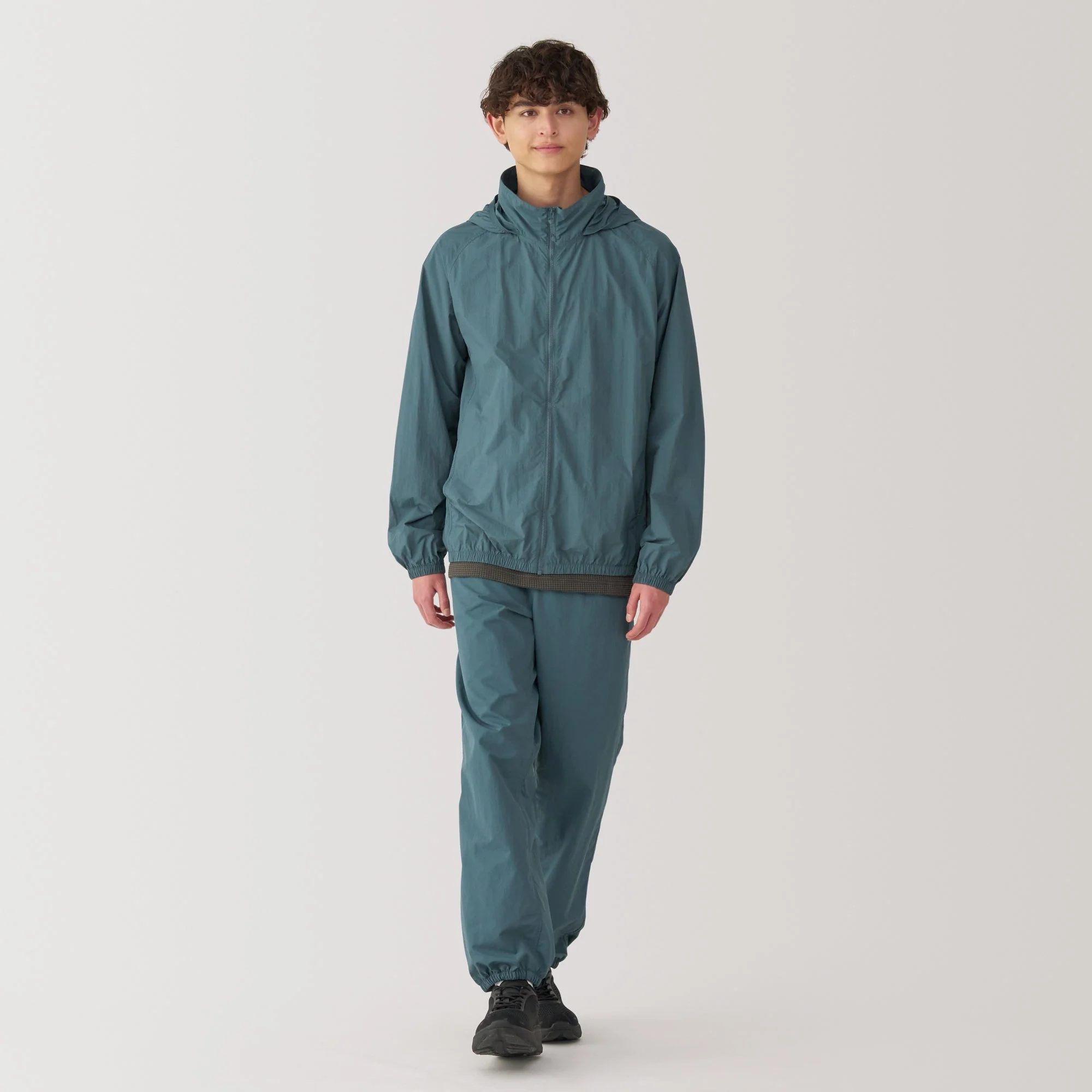 Men's Water Repellent Nylon Packable Windbreaker - Image 34