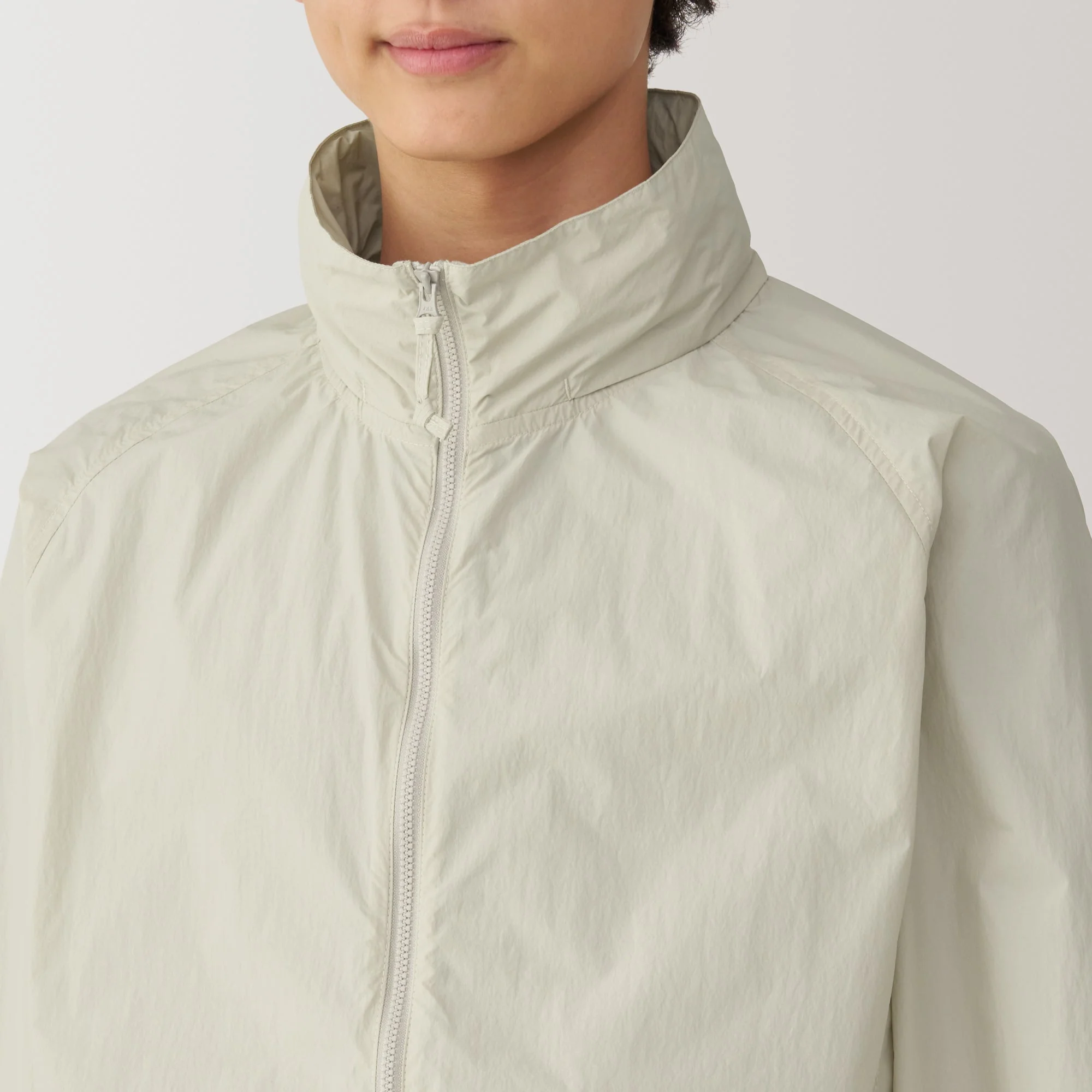 Men's Water Repellent Nylon Packable Windbreaker - Image 9