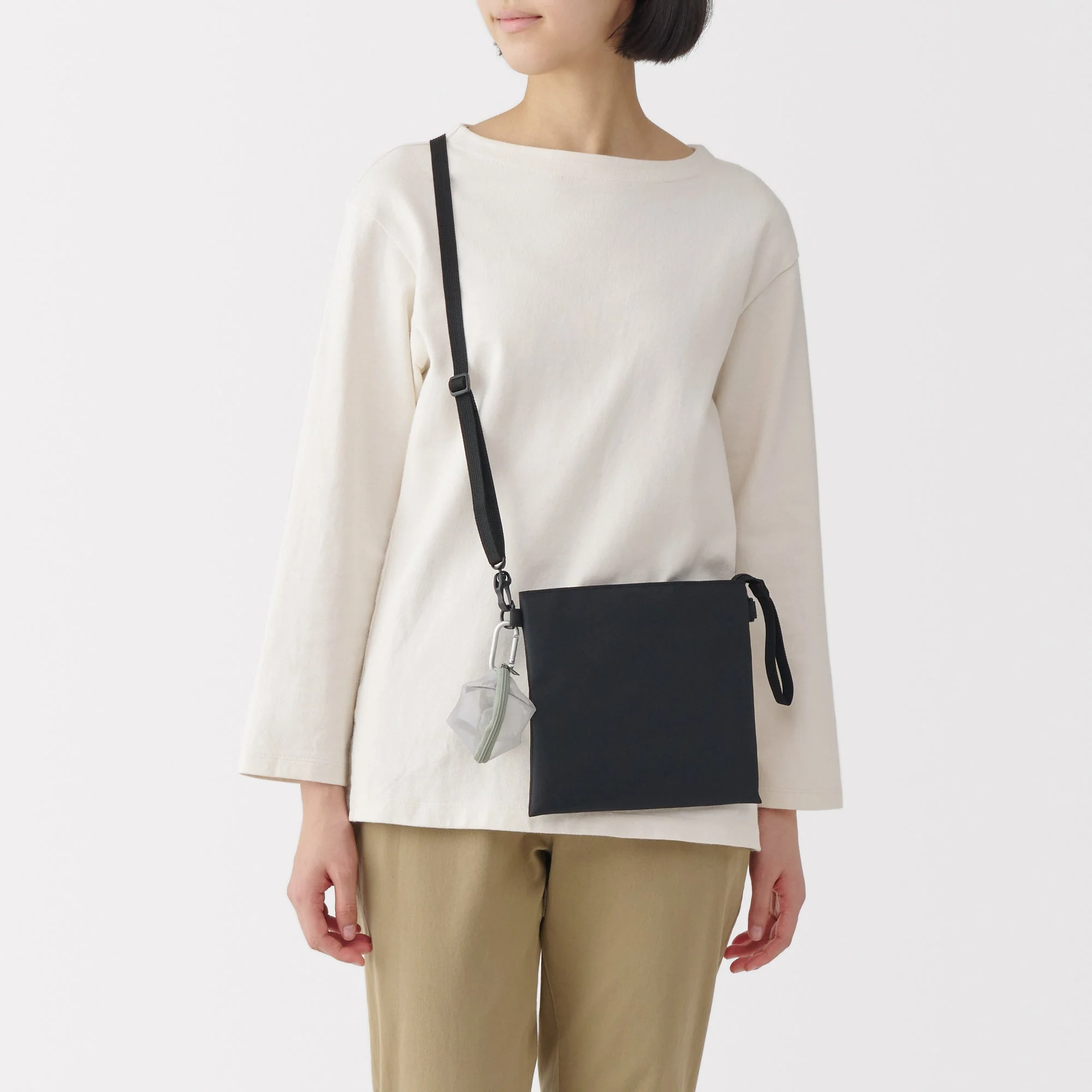 Nylon Mesh Compact Pouch - Image 10