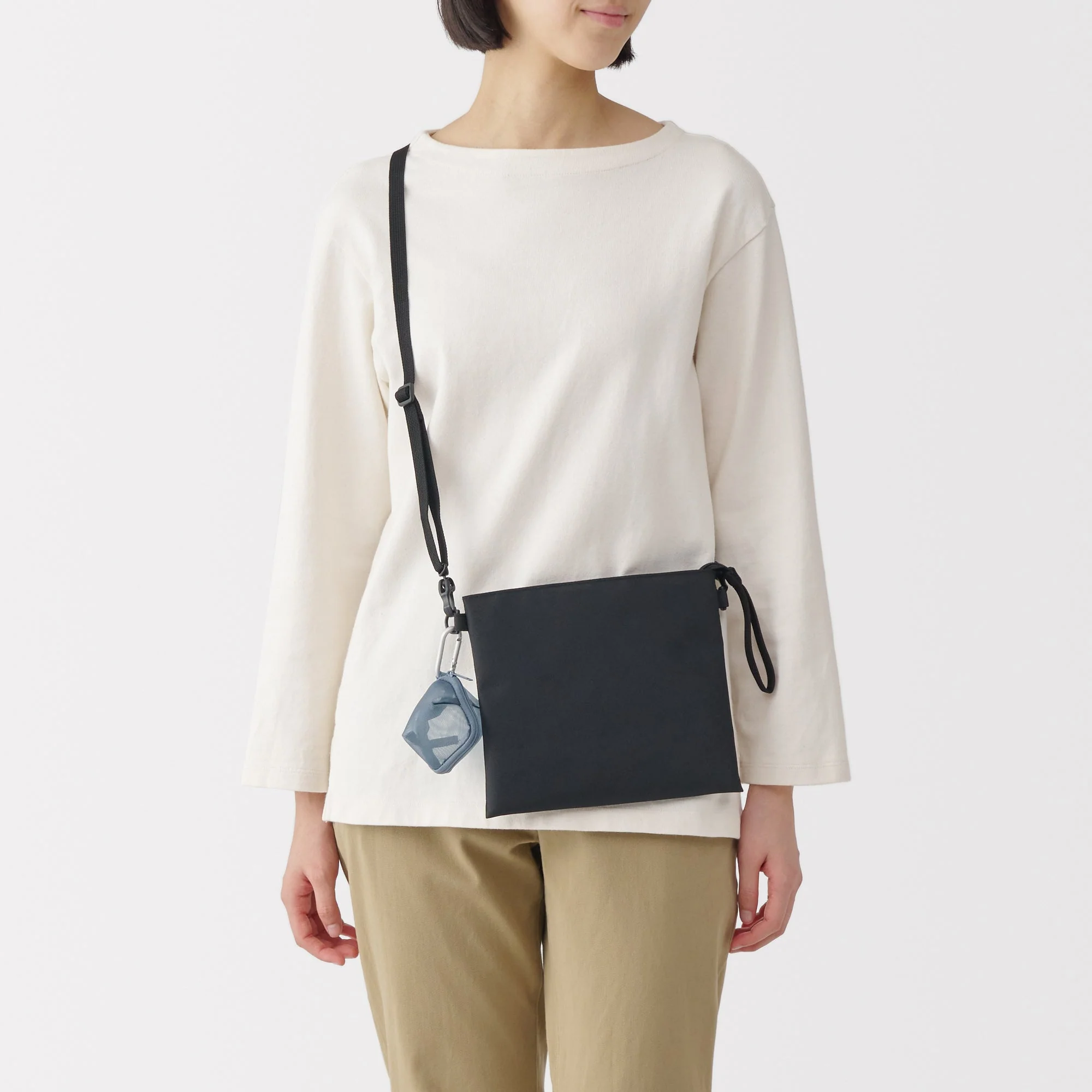 Nylon Mesh Compact Pouch - Image 5