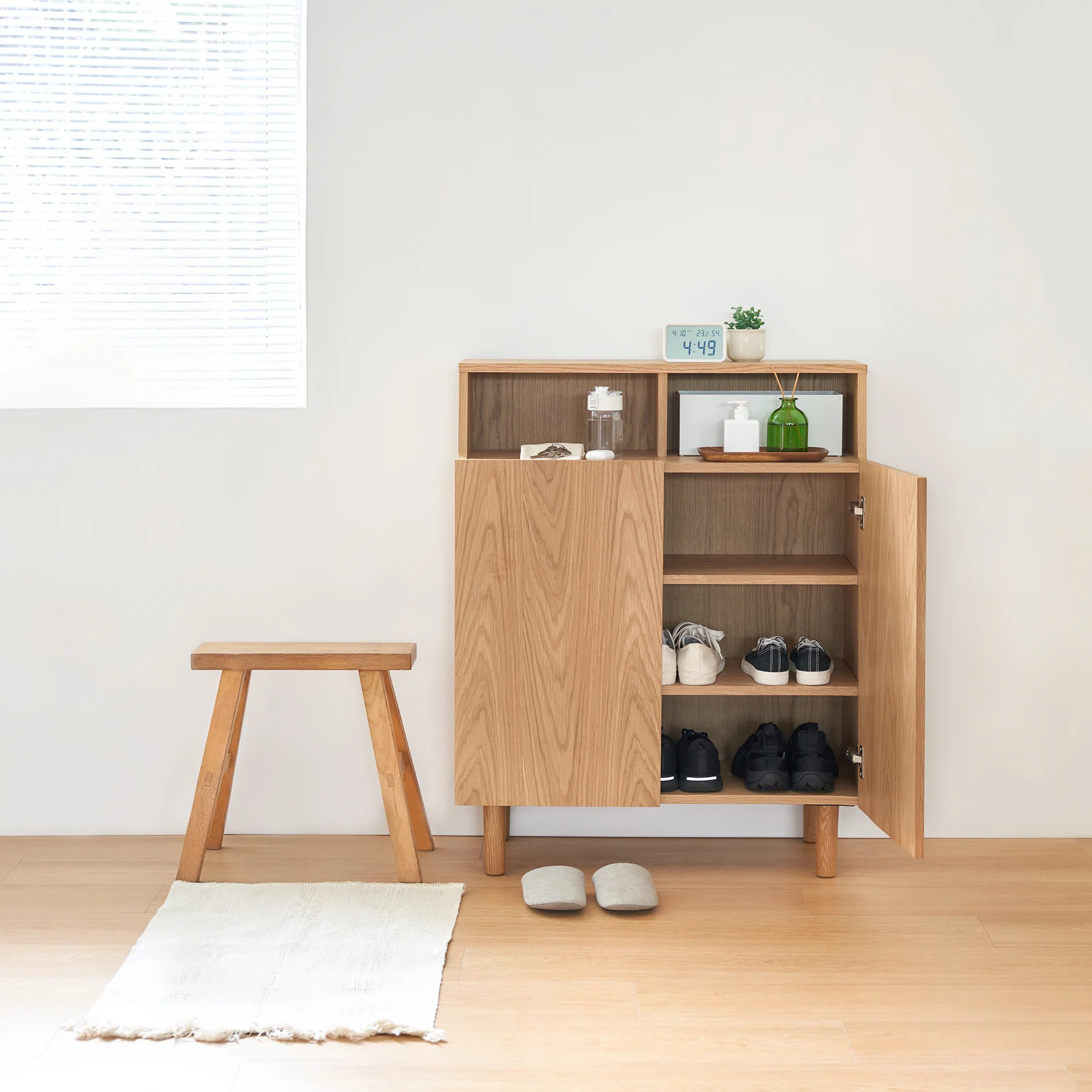 [HD] Oak Shoe Cabinet - Image 2