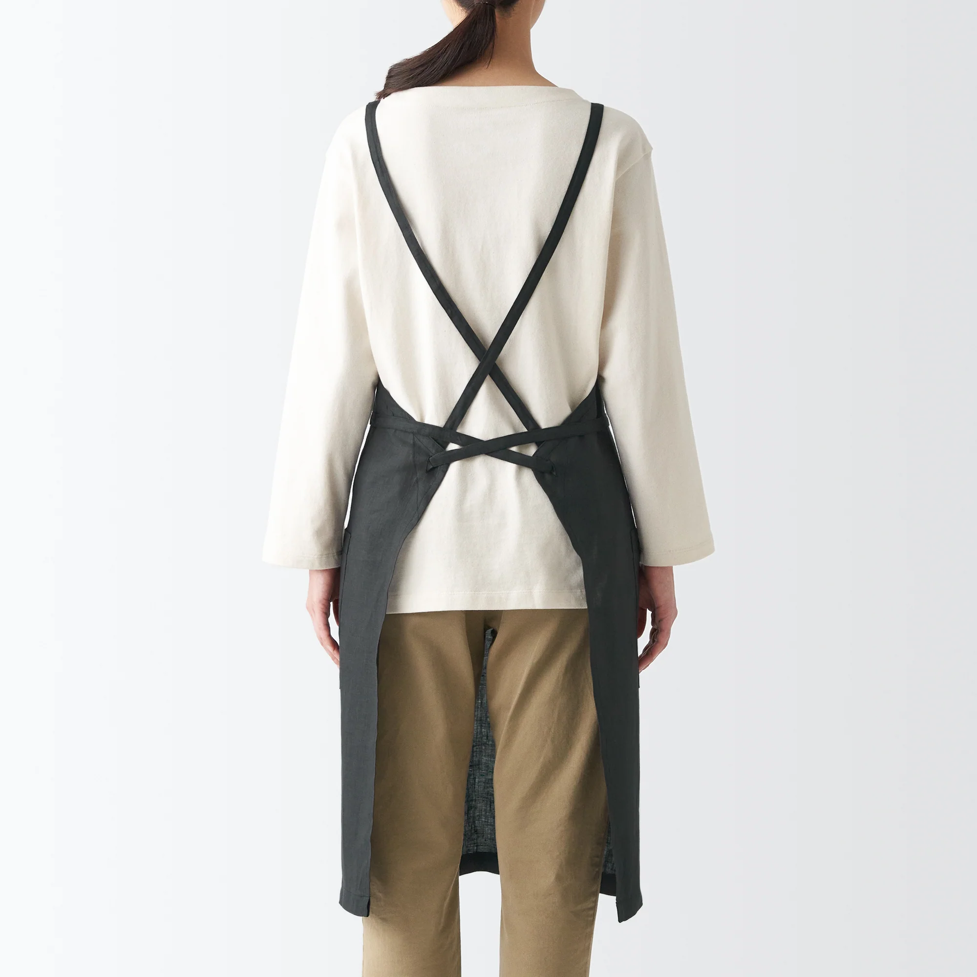 Plain Weave Linen Cross Back Apron - Image 9