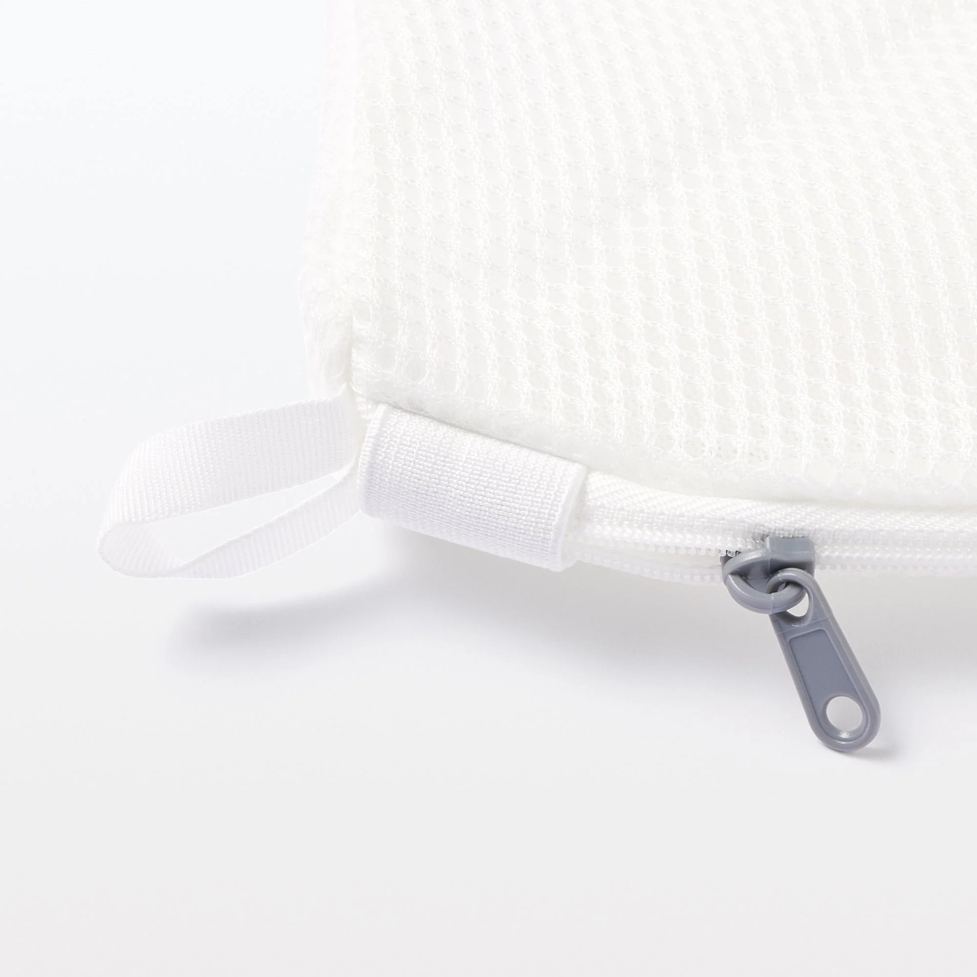 Polyester Cushion Mesh Round Laundry Net for Underwear - Image 3