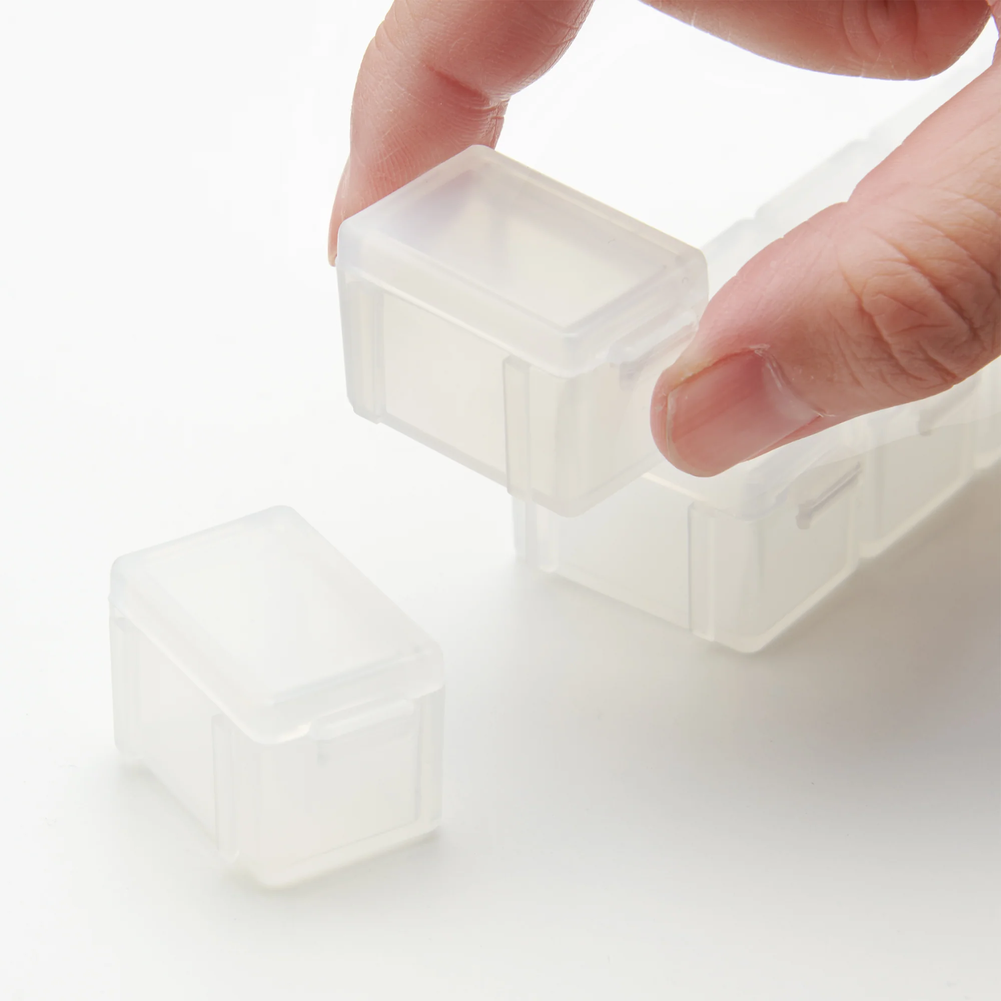 Polypropylene Connectable Pill Case - Image 4
