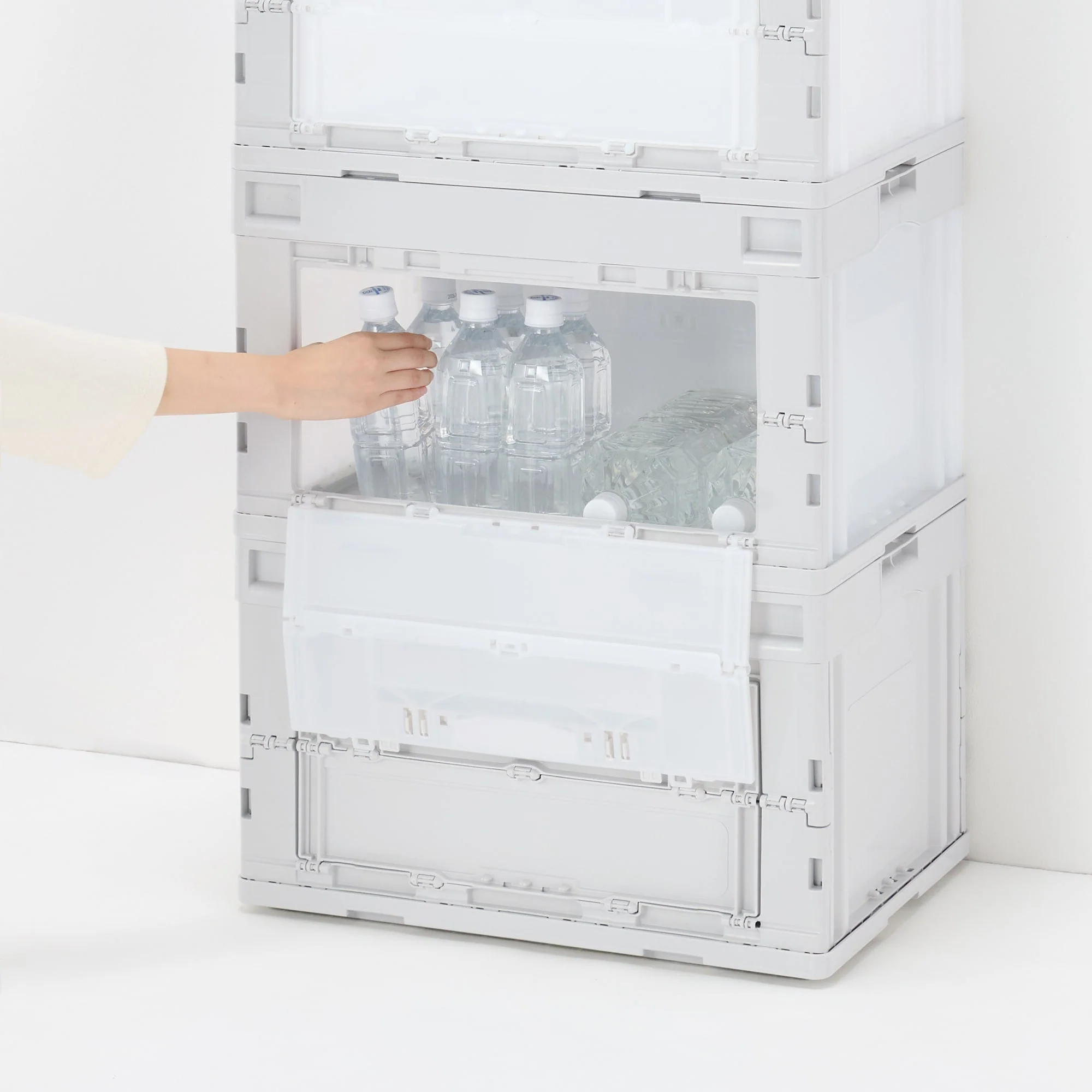 Polypropylene Translucent Folding Crate (52.8 Qt) - Image 12