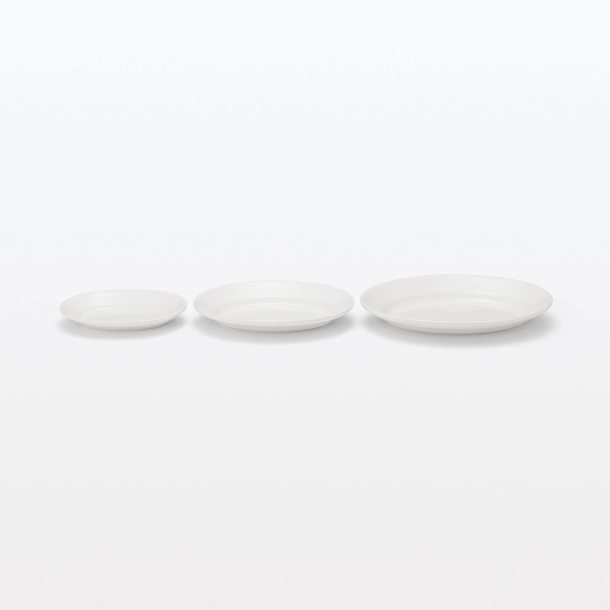 Porcelain Rimmed Oval Plate Medium - White - Image 7
