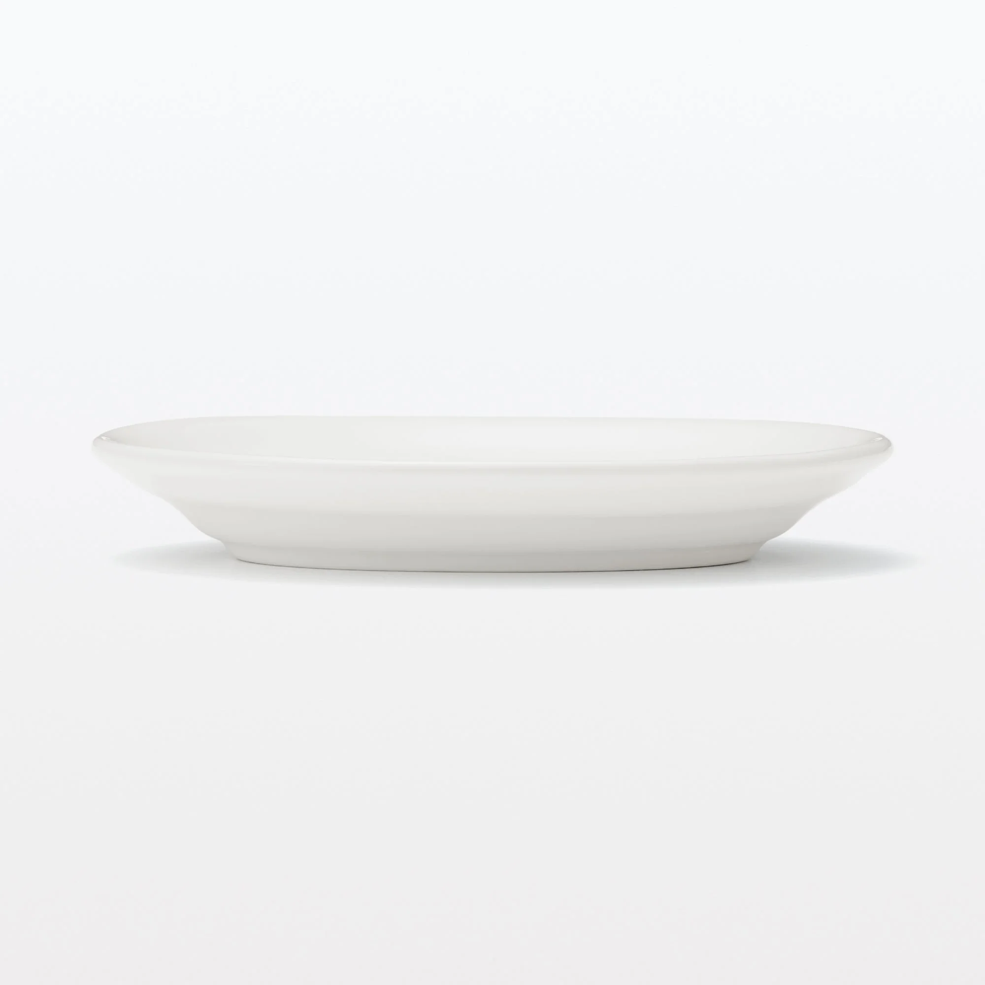 Porcelain Rimmed Oval Plate Small - White - Image 3