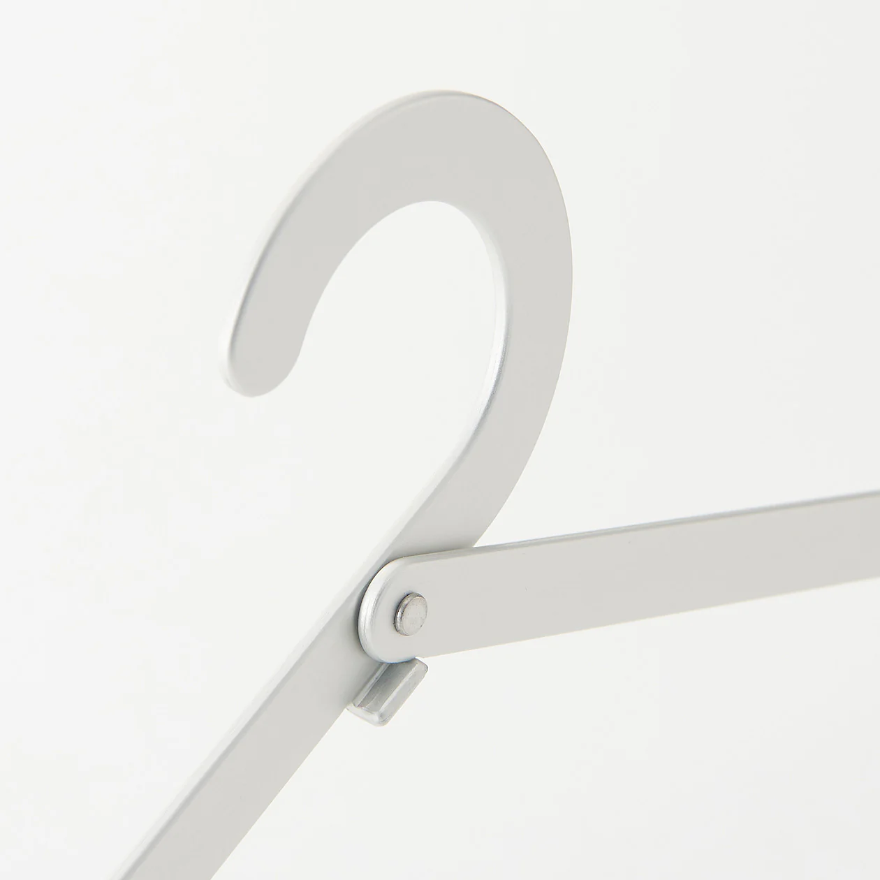 Portable Foldable Hanger - Image 4