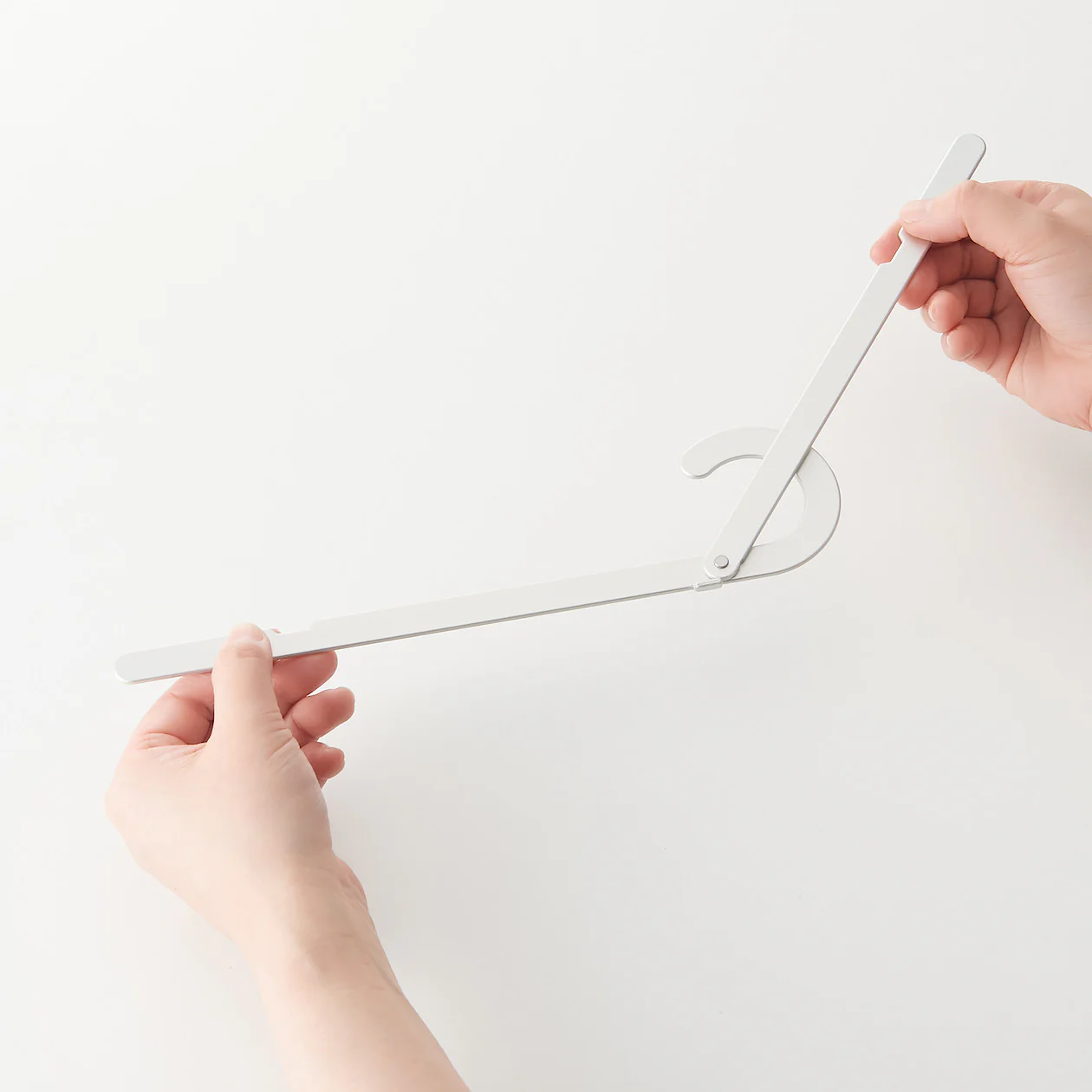 Portable Foldable Hanger - Image 7
