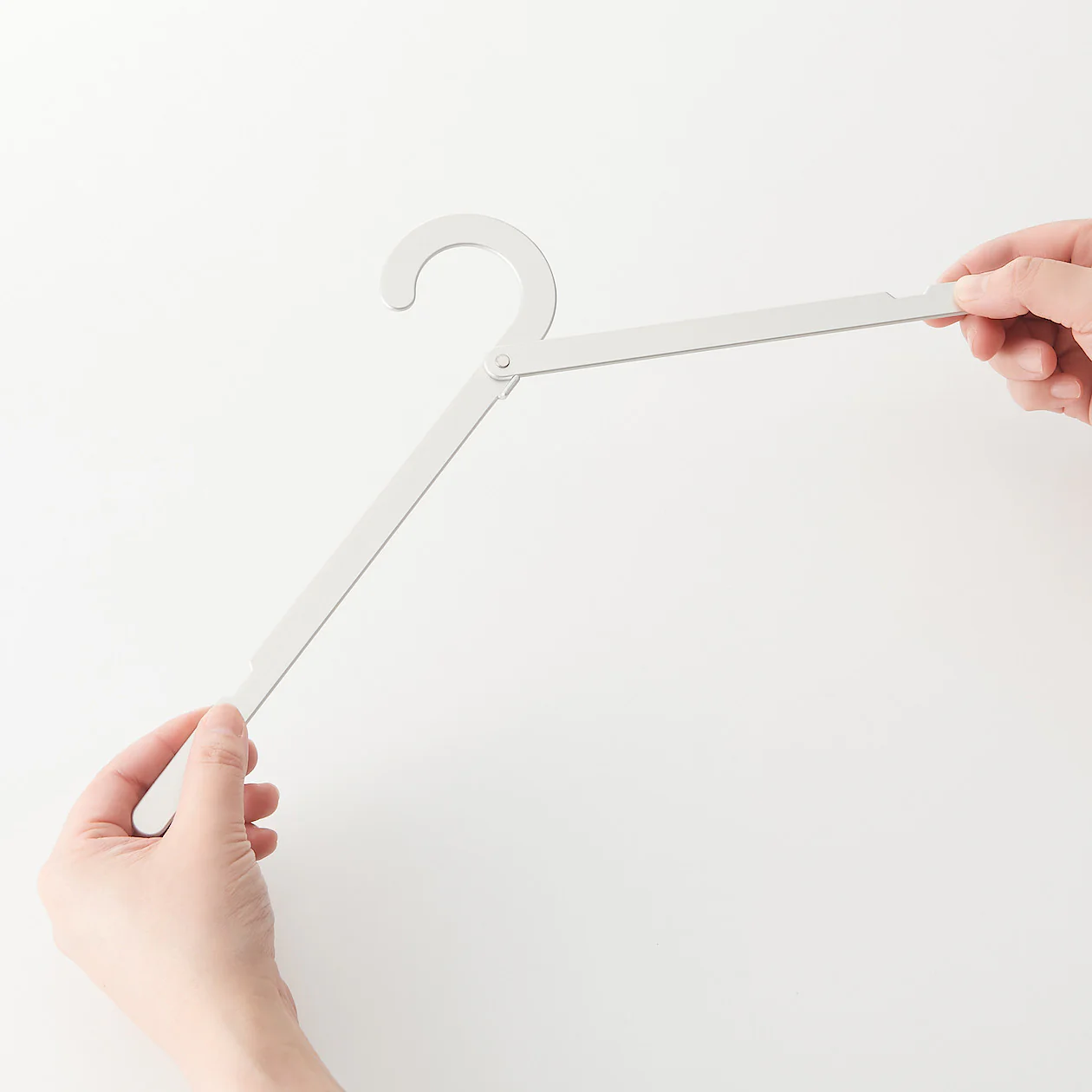 Portable Foldable Hanger - Image 8