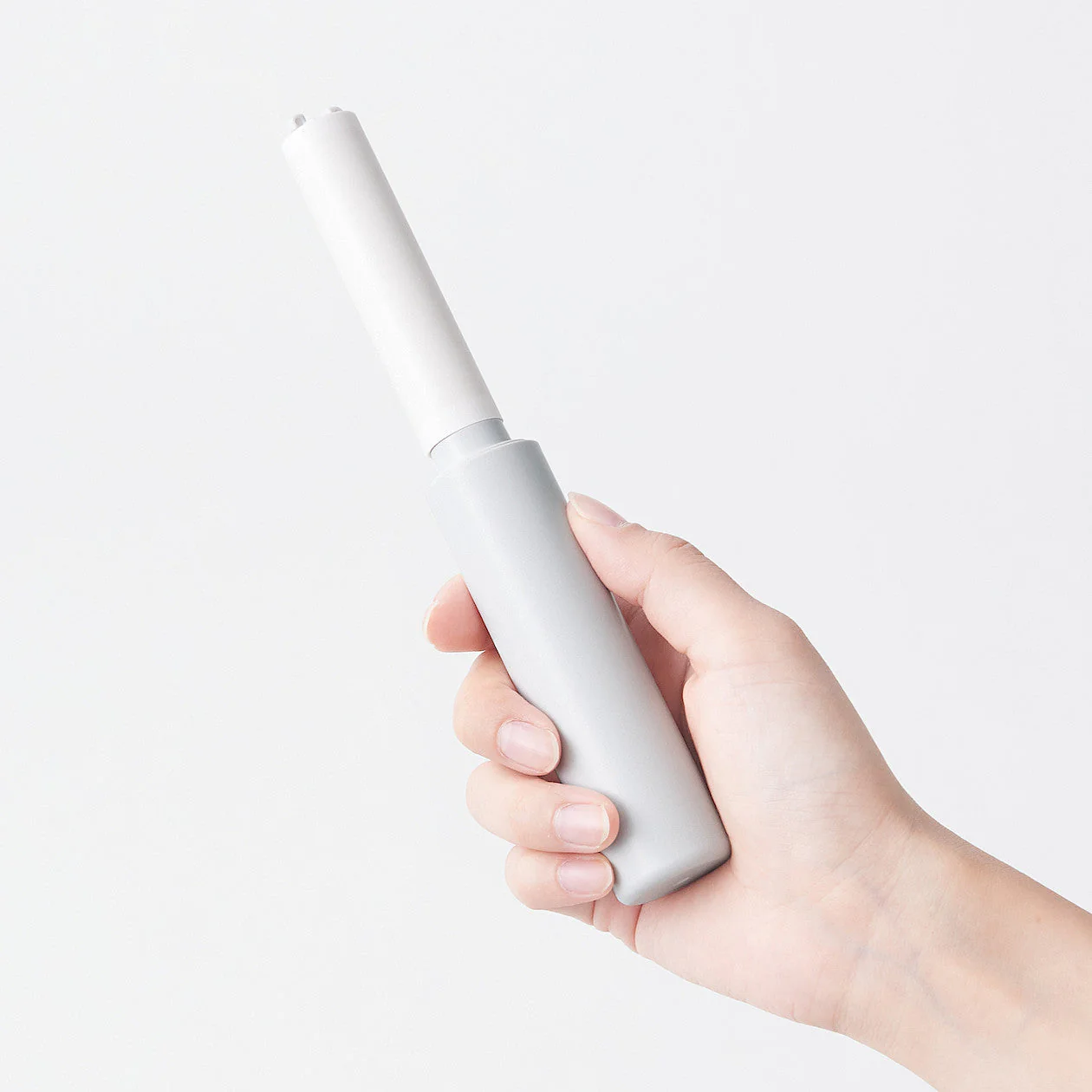 Portable Lint Roller for Clothes - Image 5