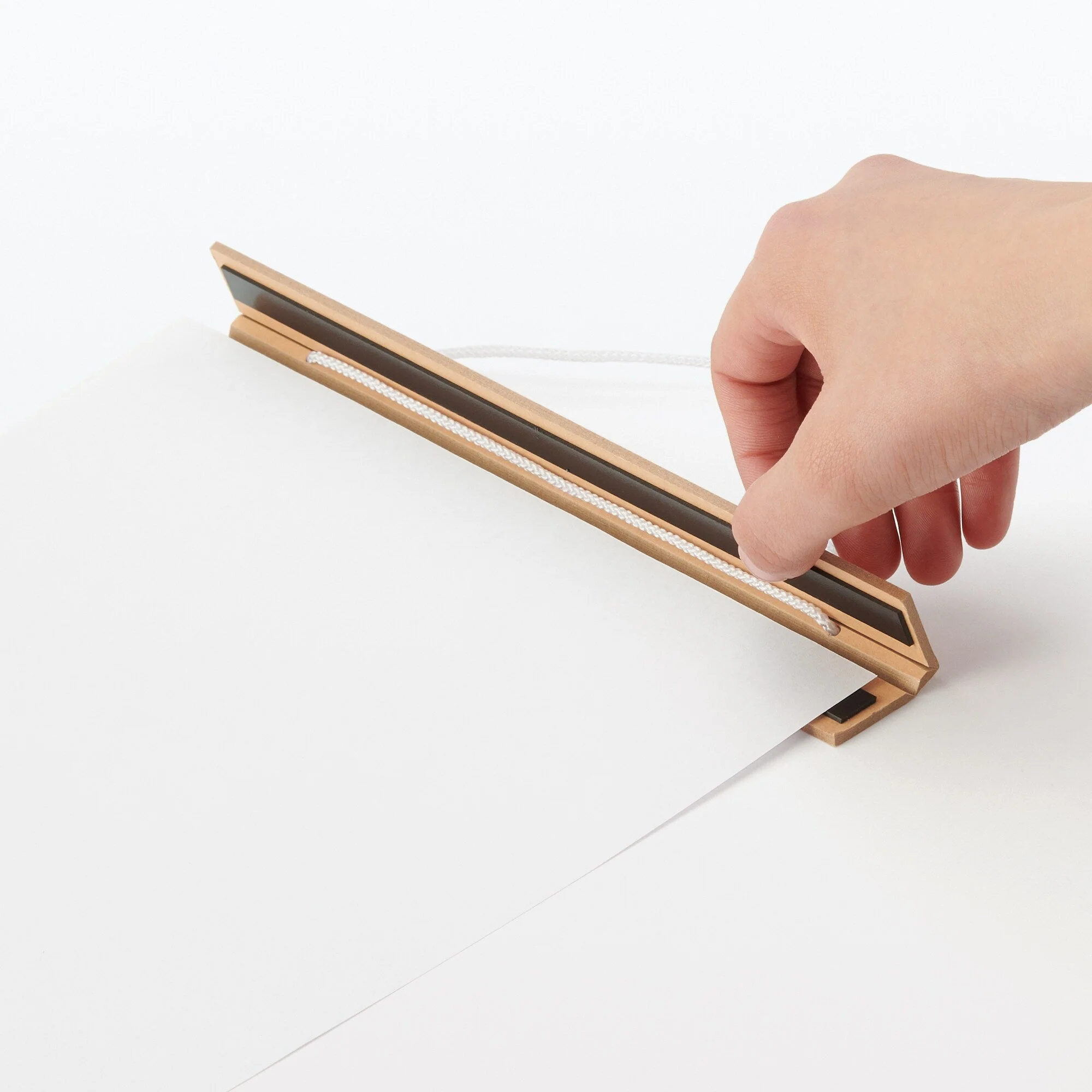 Poster Magnetic Hanger - 8.3" - Image 4