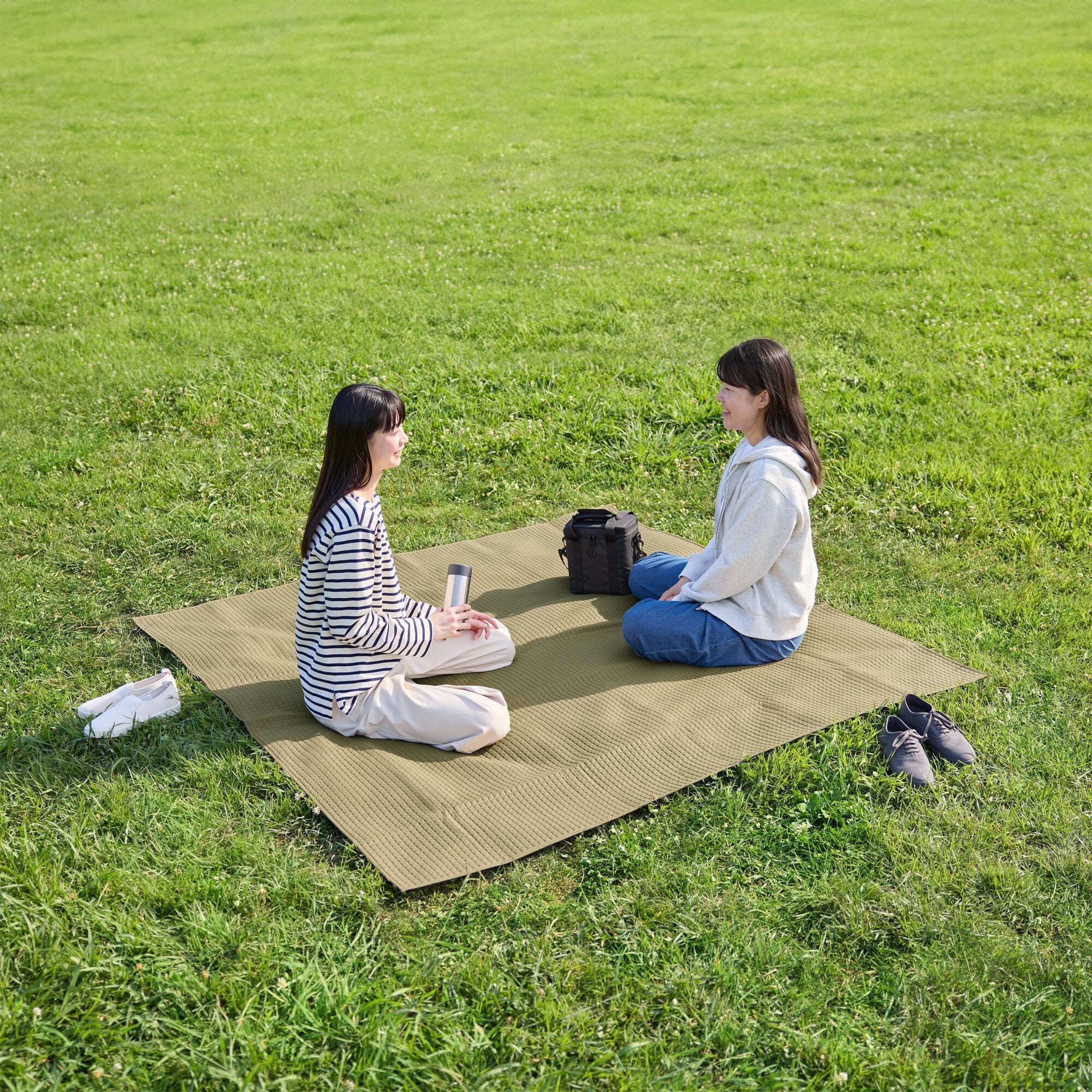 Quilted Picnic Blanket (70.9 x 70.9") - Image 7