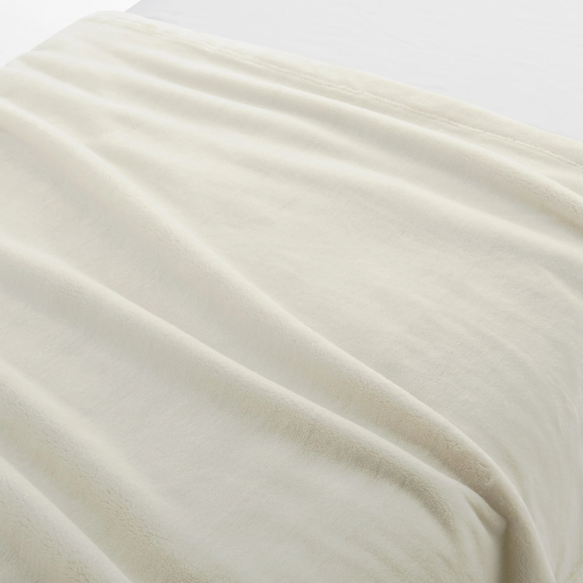 Recycled Polyester Warm Thick Blanket - Double - Image 11