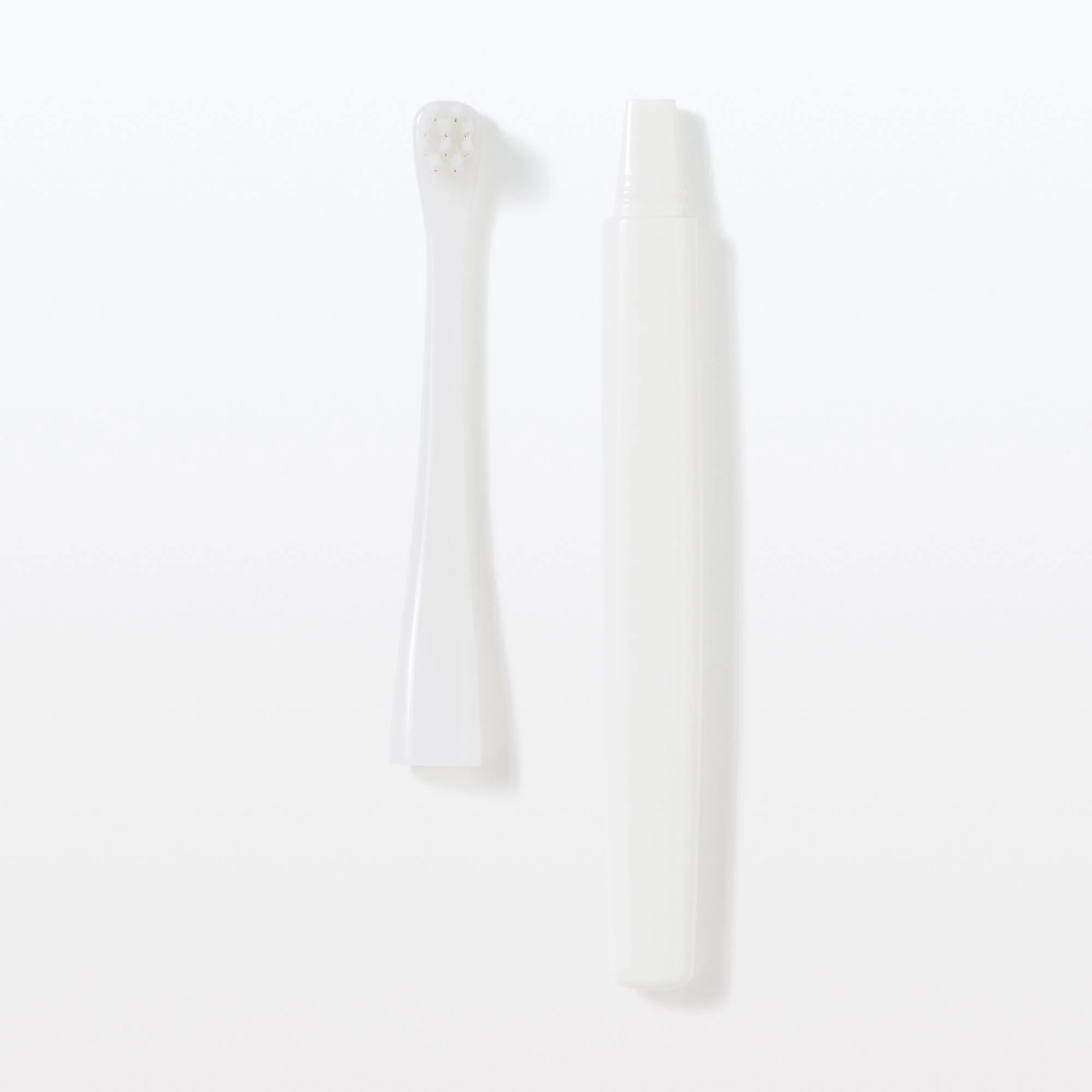 Replaceable Head Compact Medium Toothbrush - White - Image 2