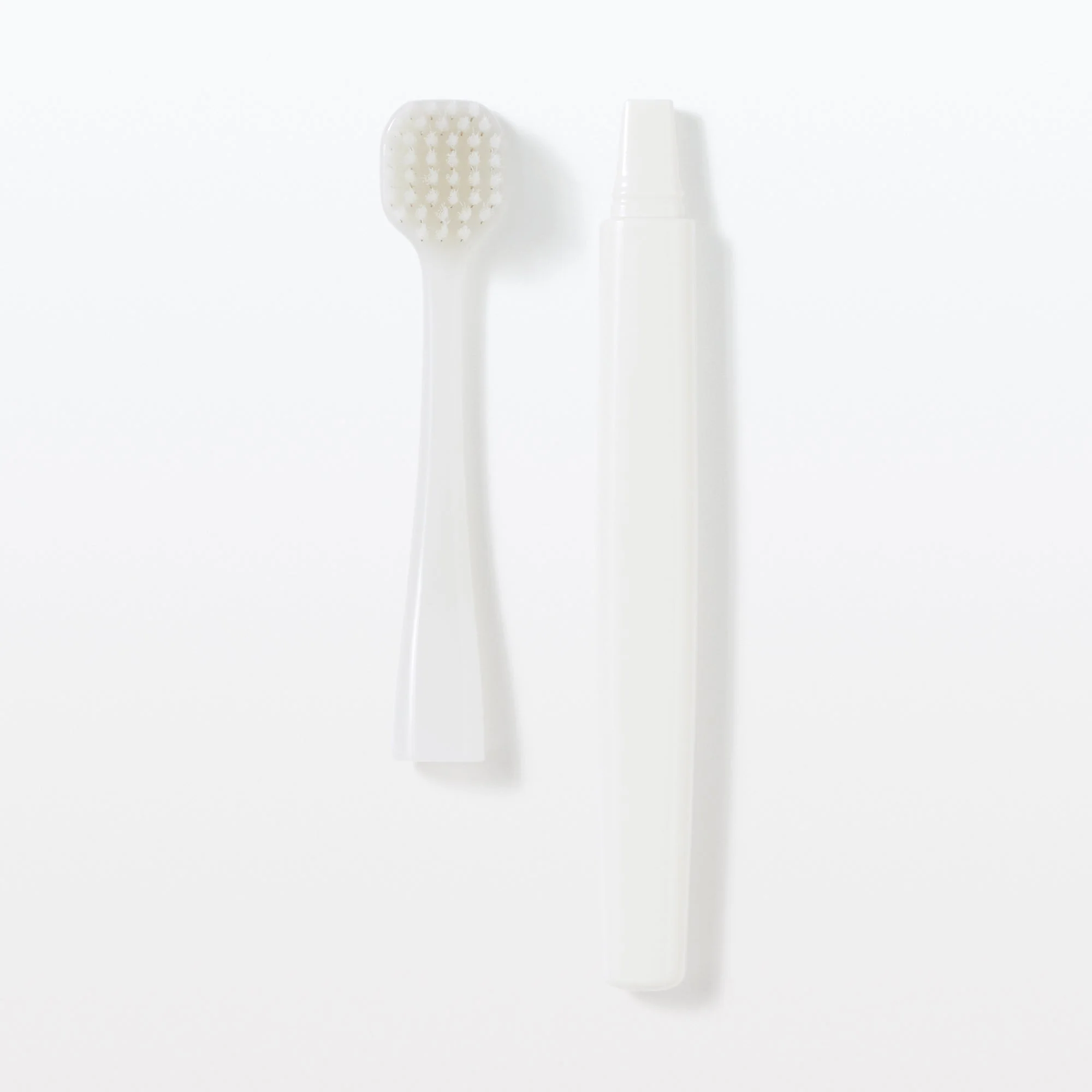 Replaceable Head Wide Soft Toothbrush - White - Image 2