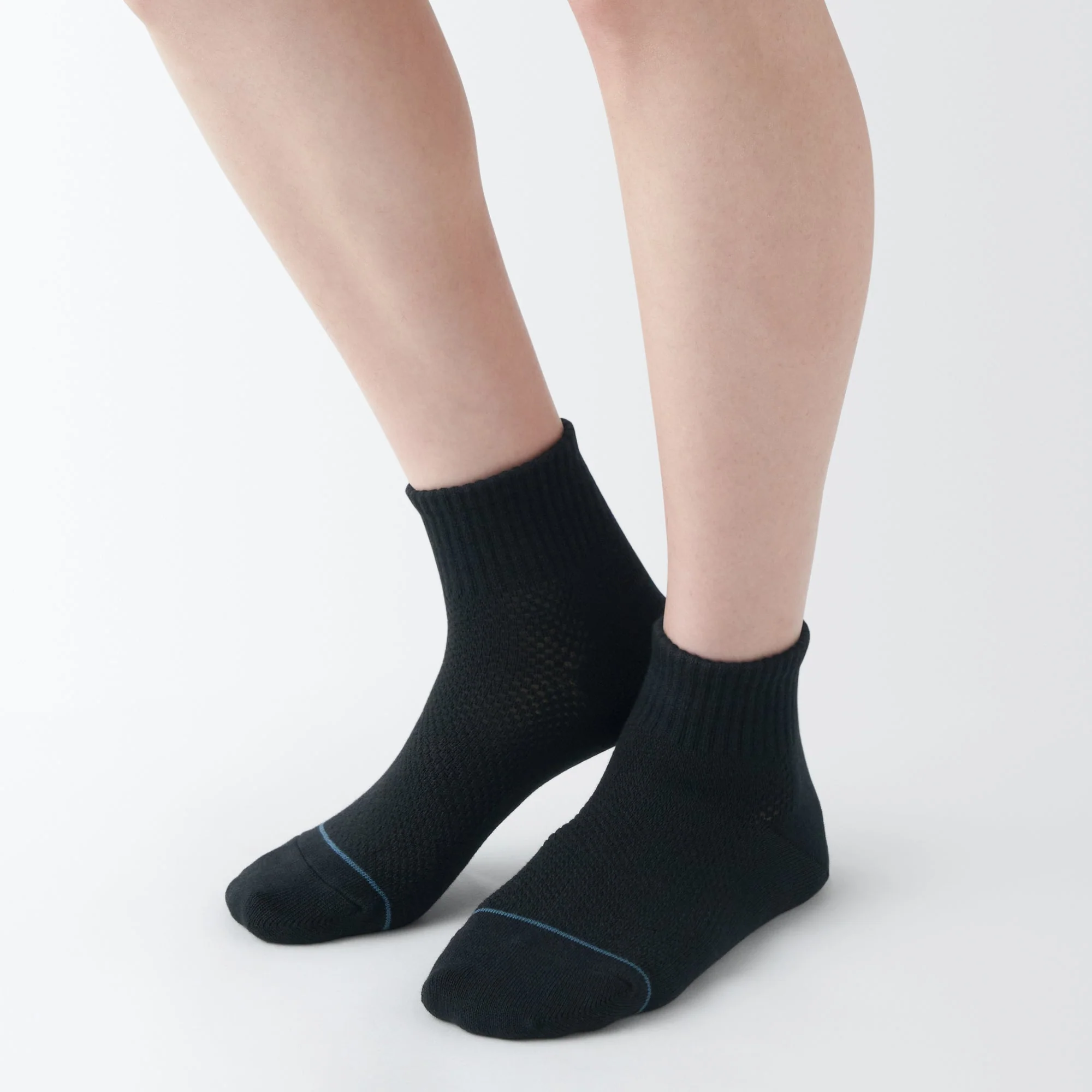 Right Angle Breathable Mesh Short Socks