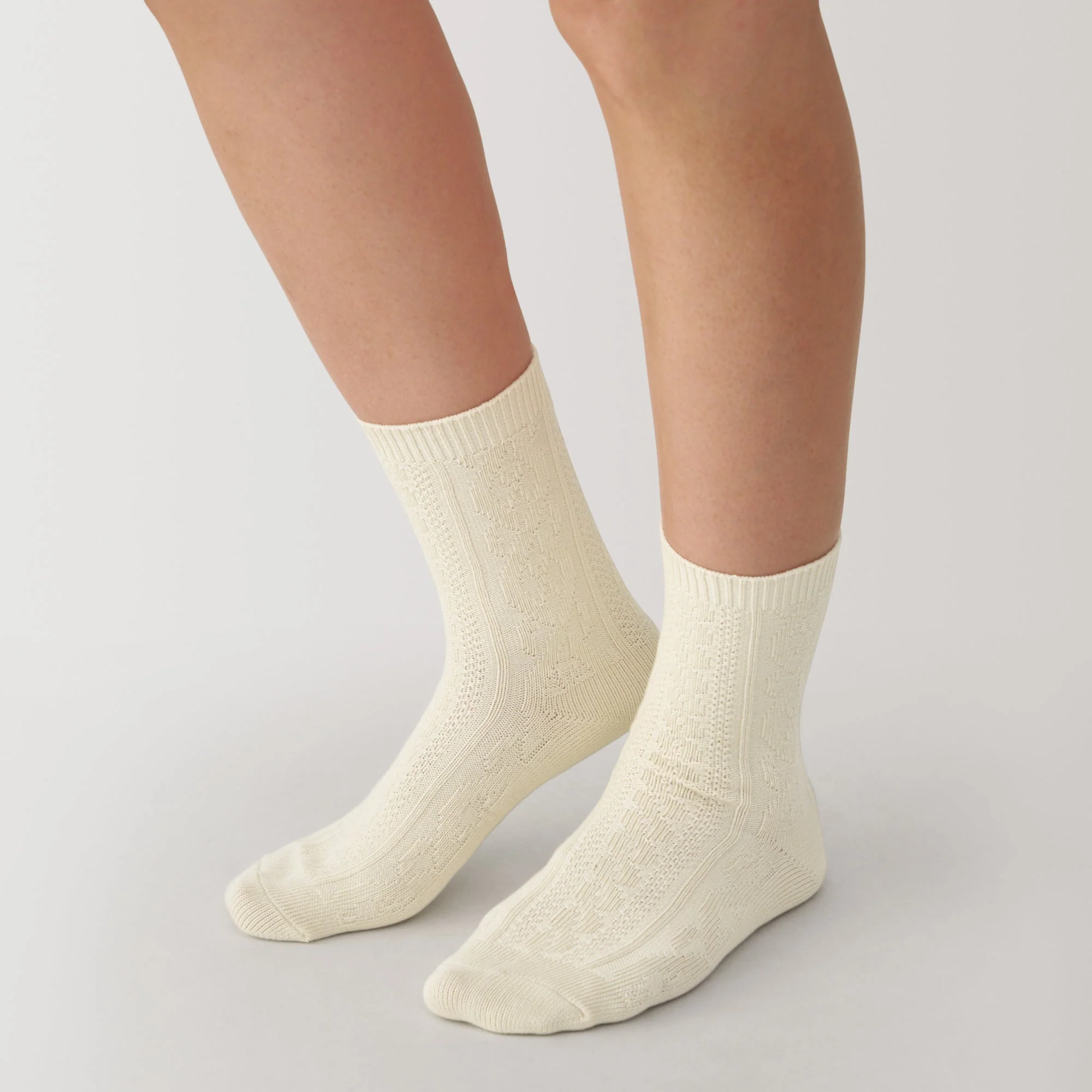 Right Angle Loose Top Cable Stitch Socks - Image 5