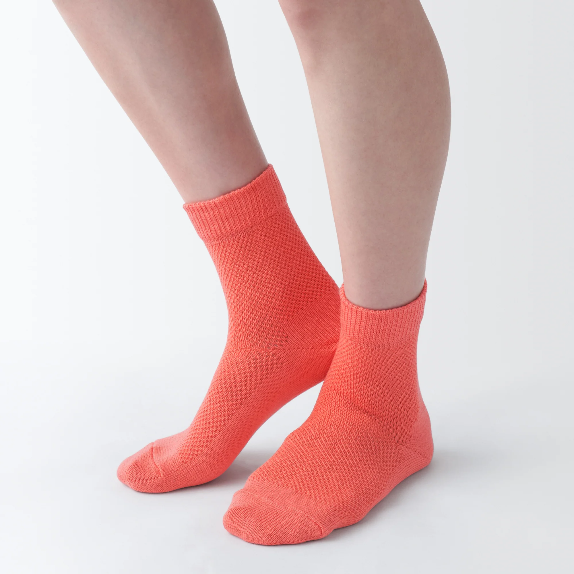 Right Angle Loose Top Loose Mesh Socks