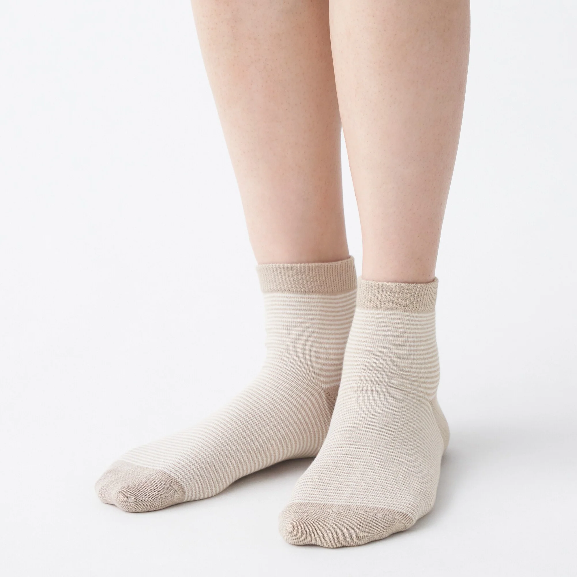 Right Angle Loose Top Short Socks