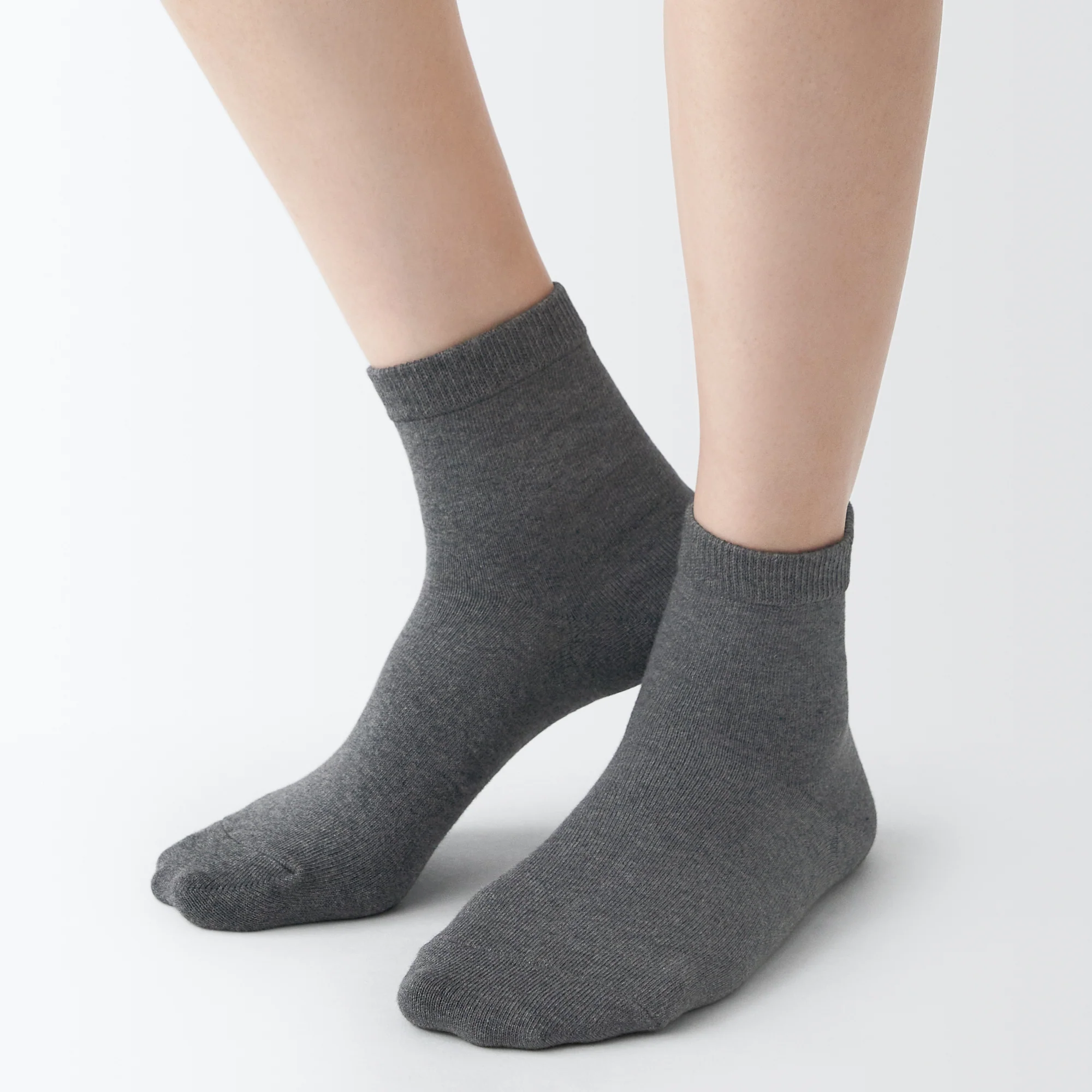 Right Angle Loose Top Short Socks - Image 19