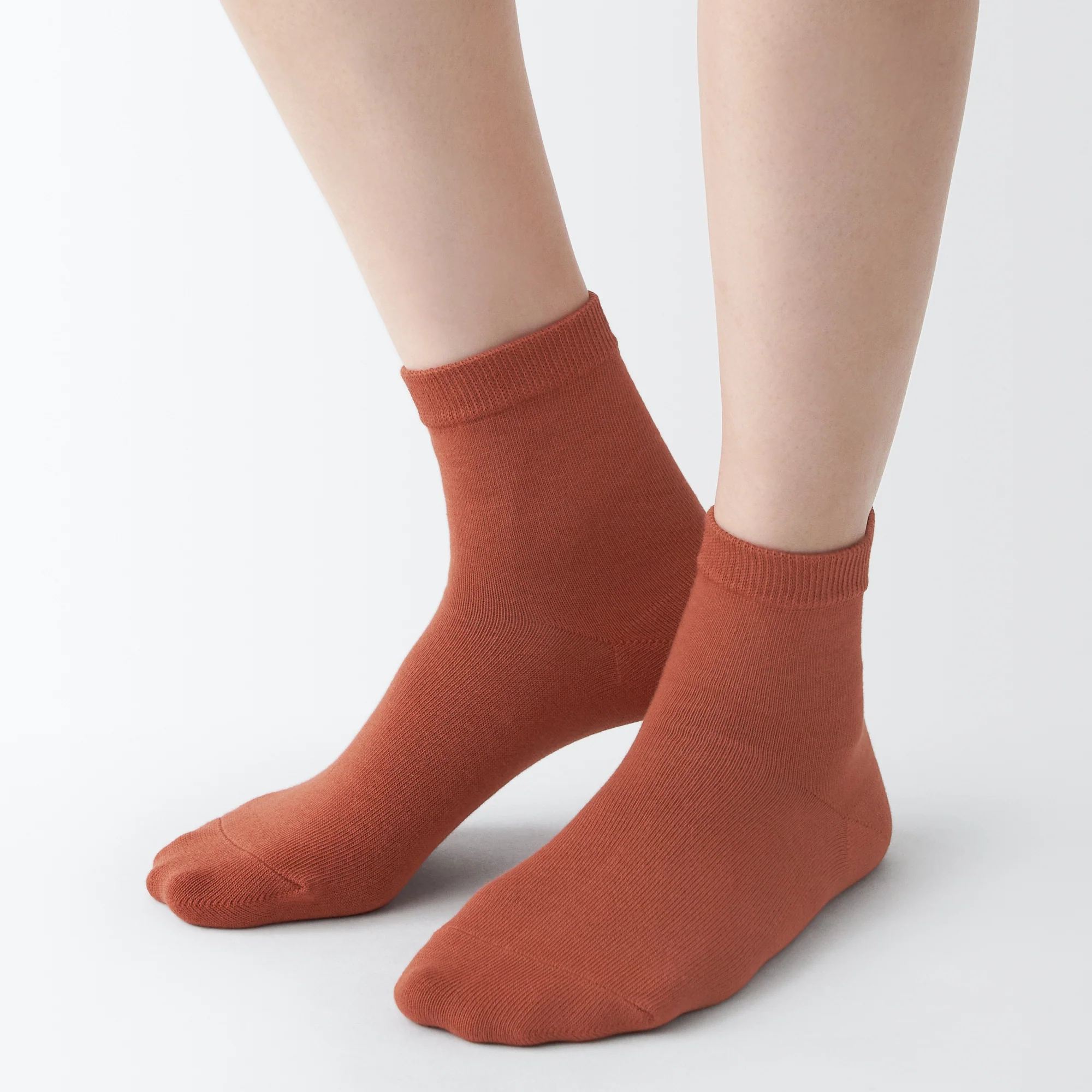 Right Angle Loose Top Short Socks - Image 21