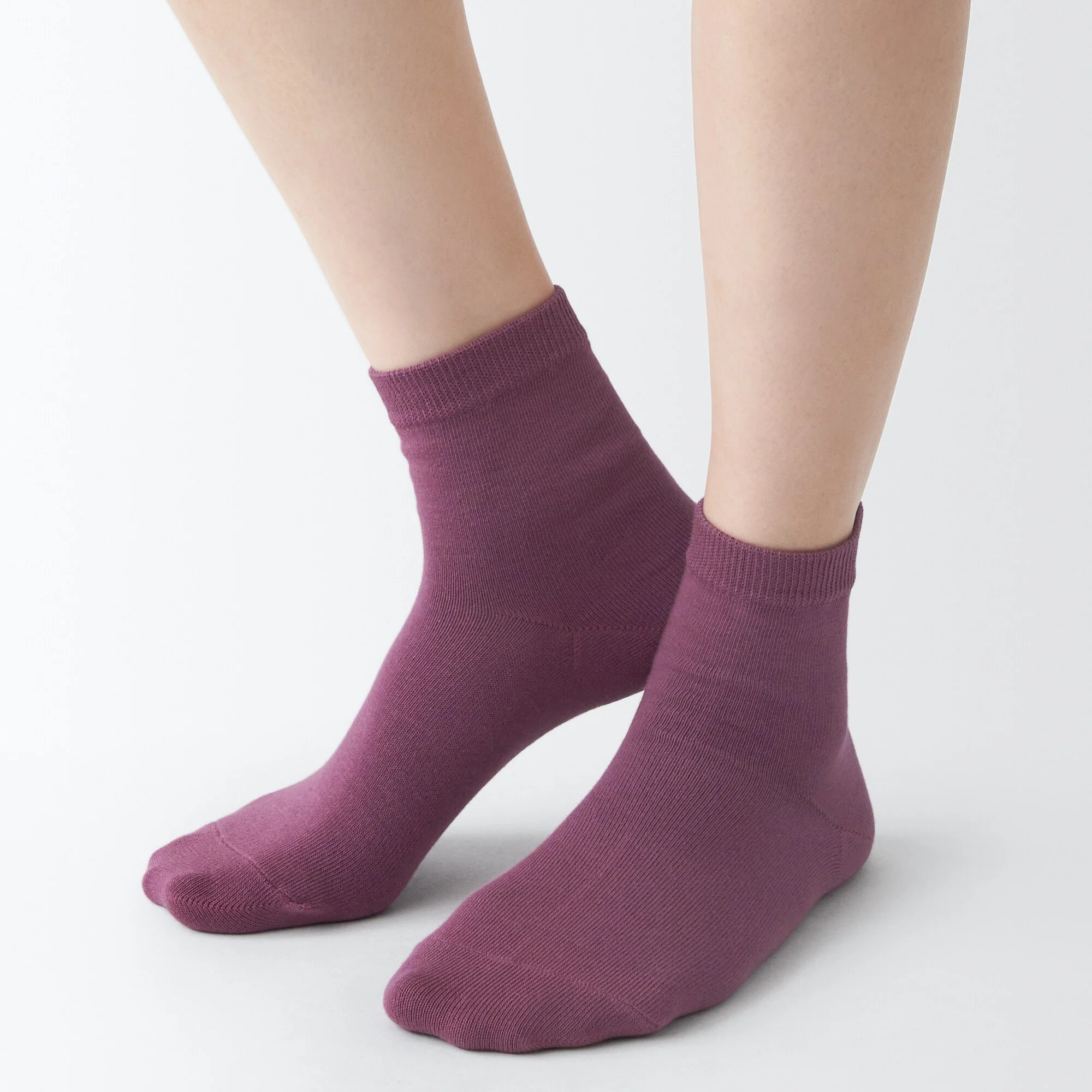 Right Angle Loose Top Short Socks - Image 27