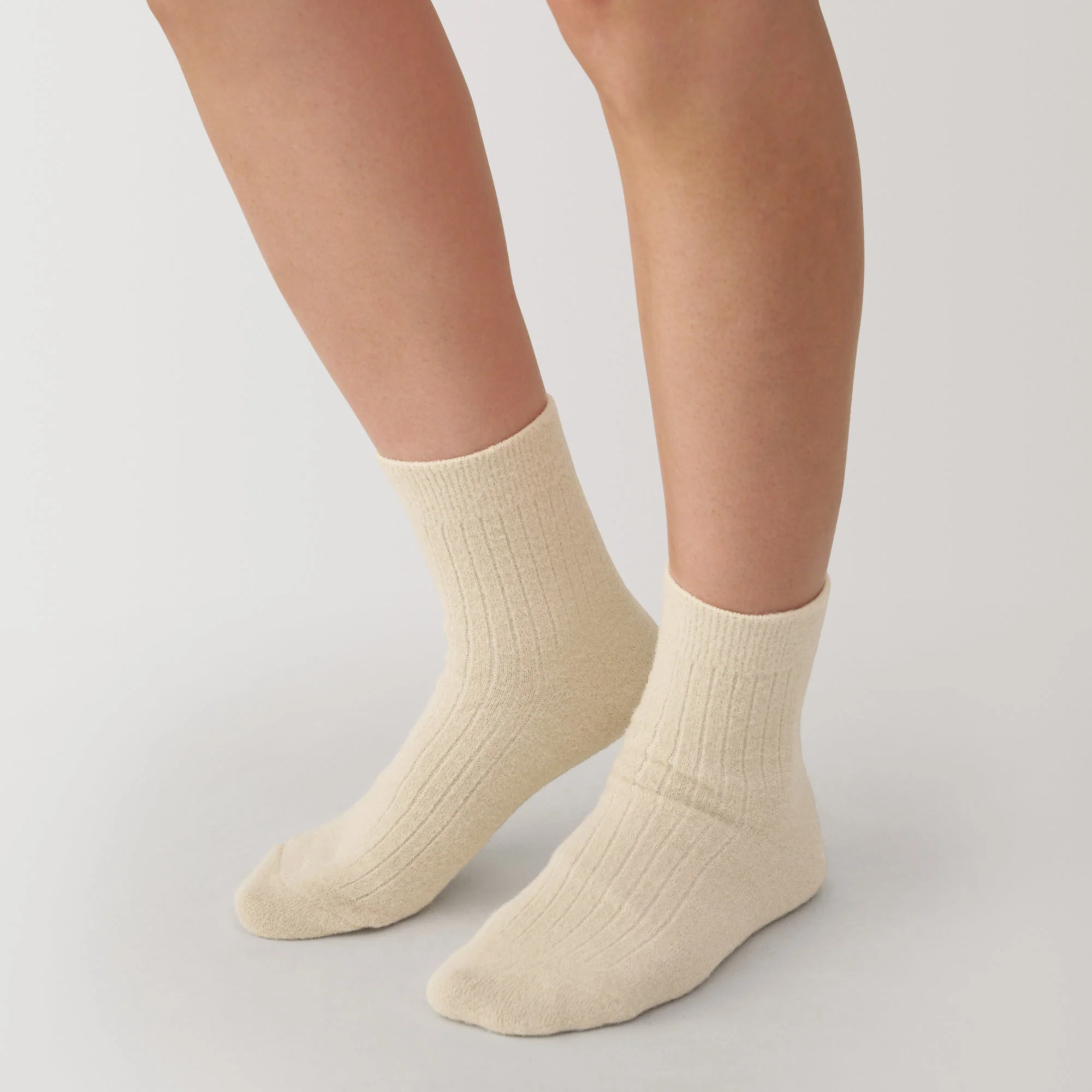 Right Angle Loose Top Short Socks - Image 6