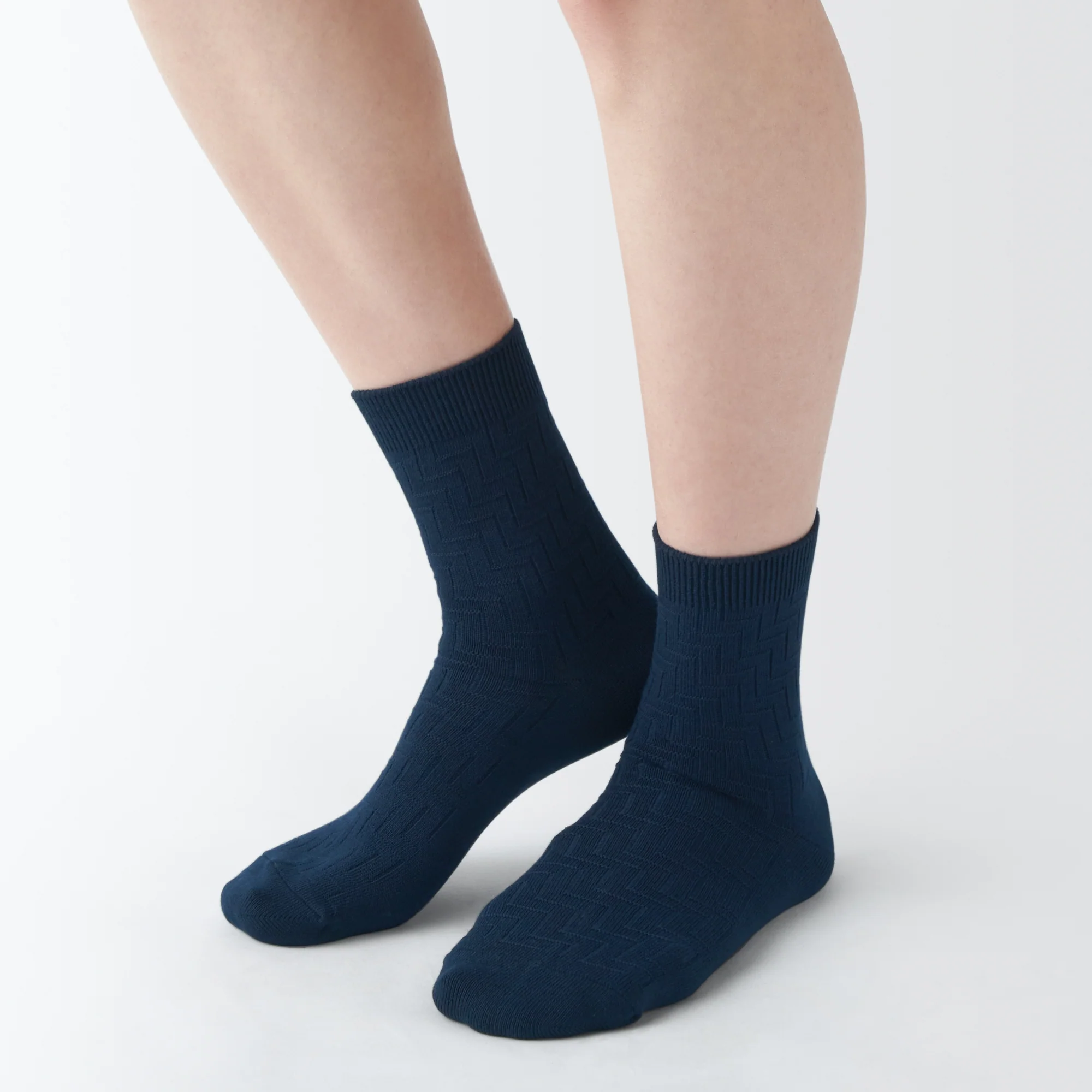 Right Angle Loose Top Short Socks - Image 19