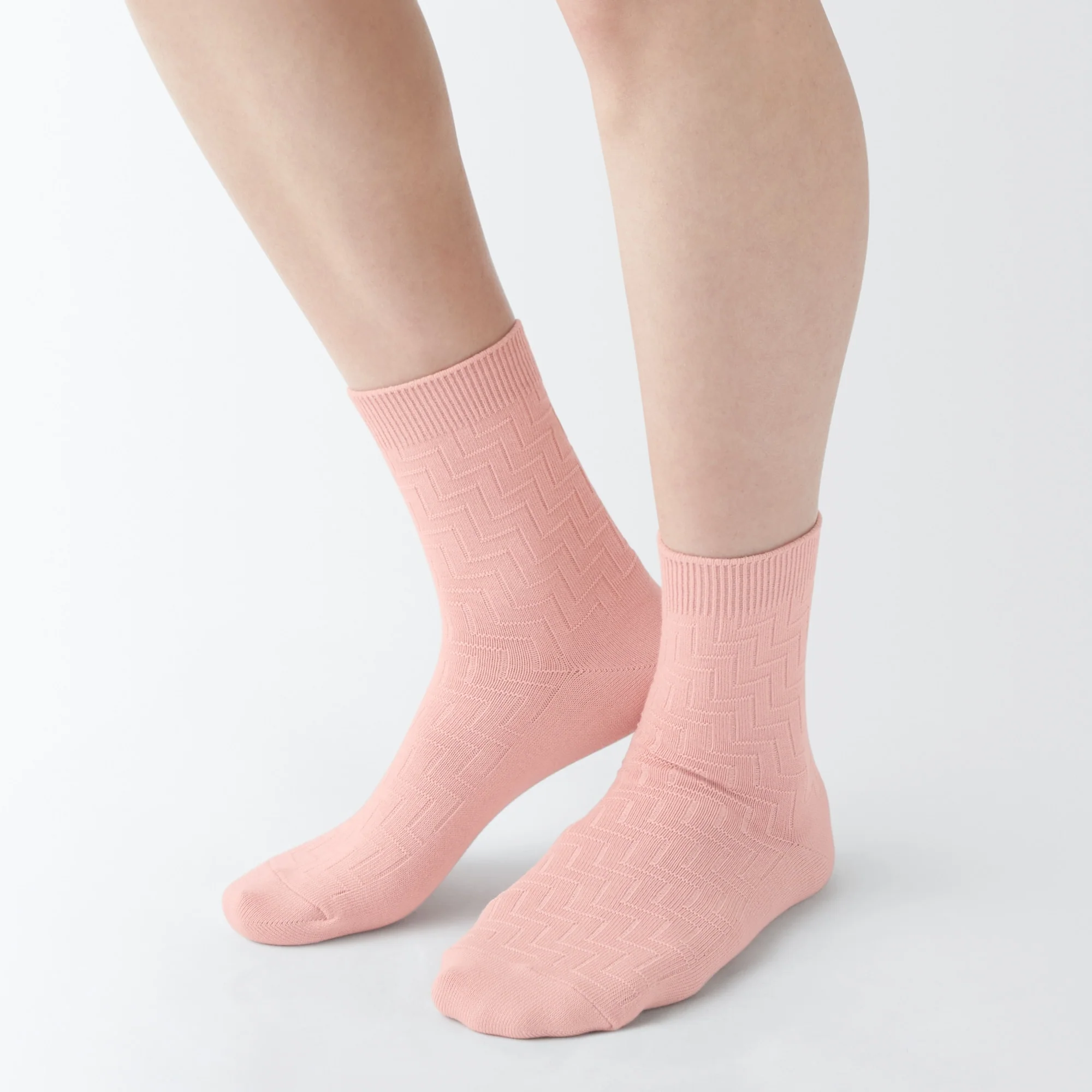 Right Angle Loose Top Short Socks - Image 3