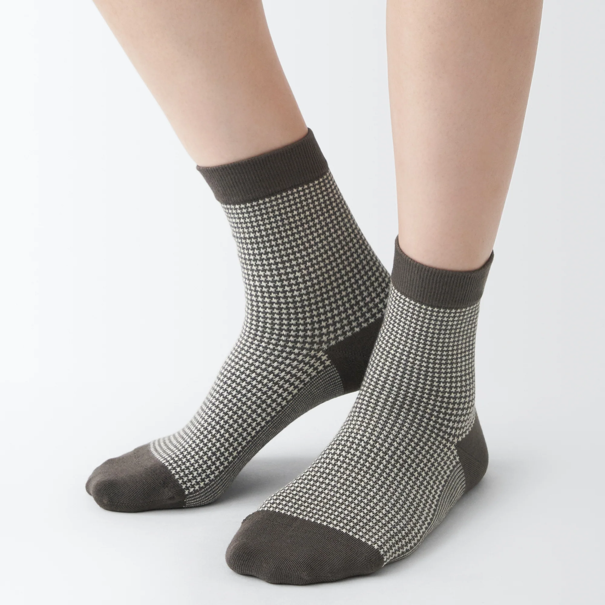 Right Angle Loose Top Short Socks - Houndstooth Pattern - Image 3
