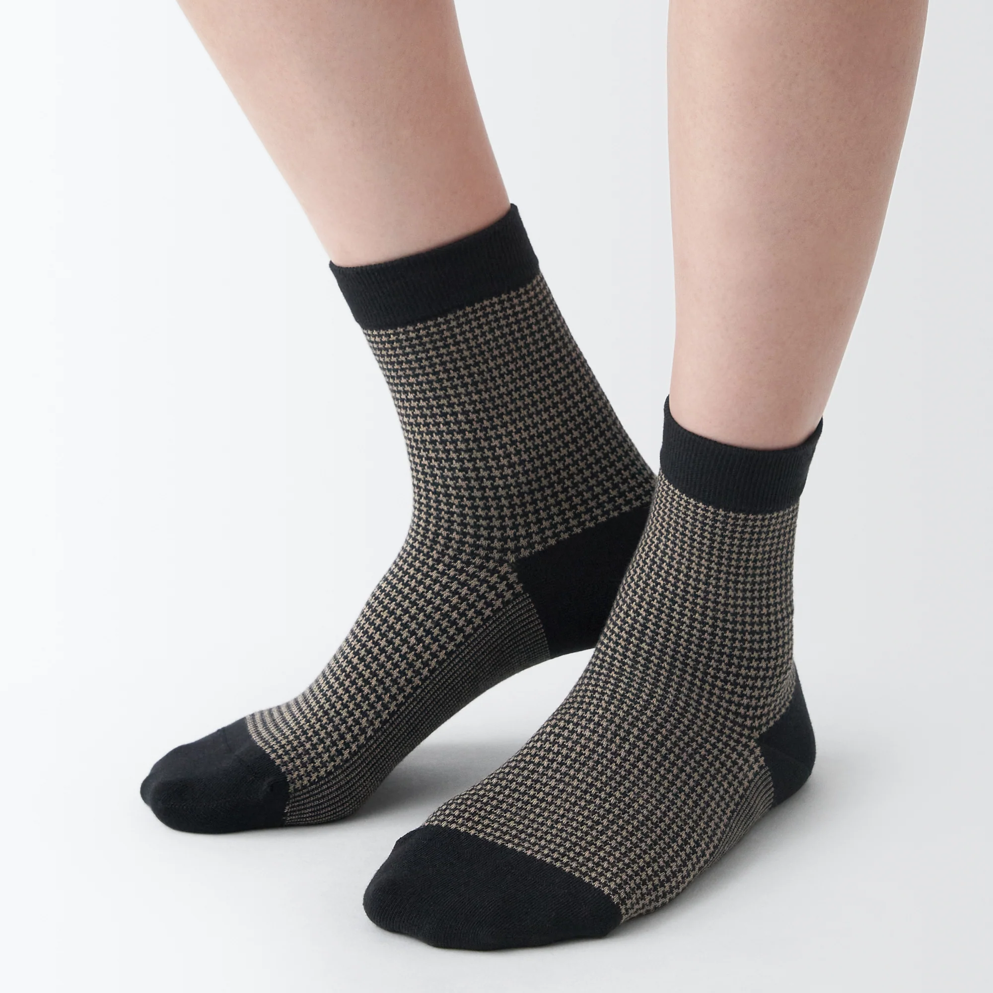 Right Angle Loose Top Short Socks - Houndstooth Pattern - Image 7