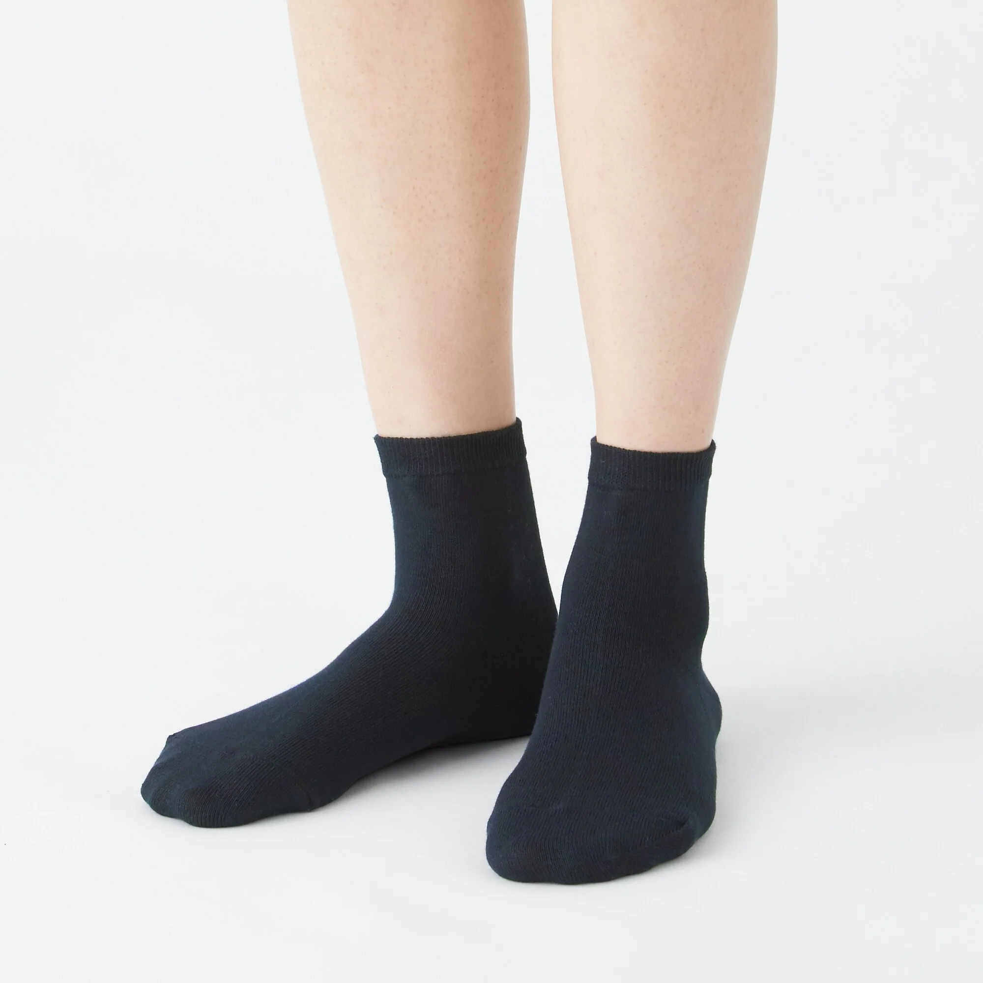 Right Angle Loose Top Short Socks - Image 17