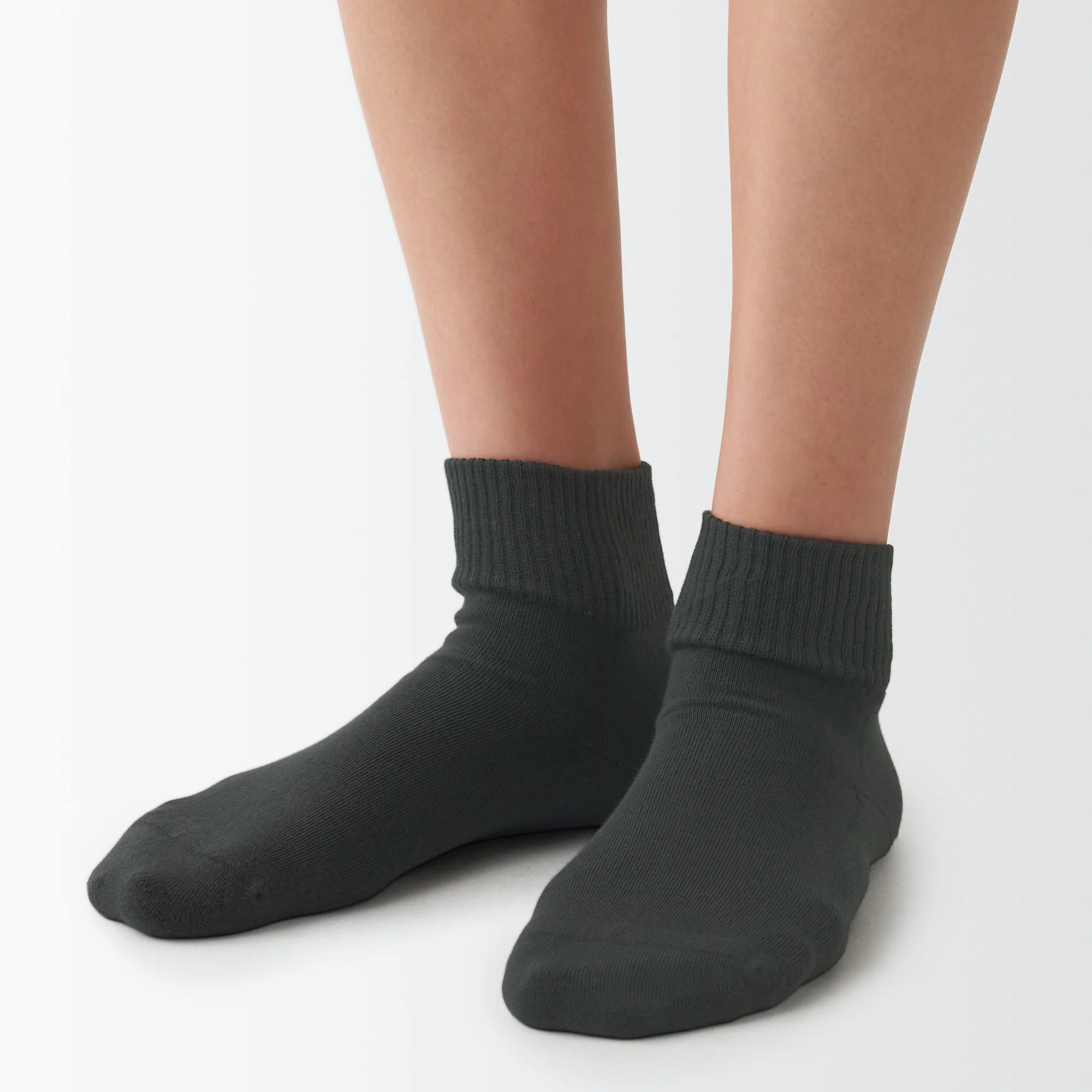 Right Angle No Elastic Pile Short Socks - Image 3