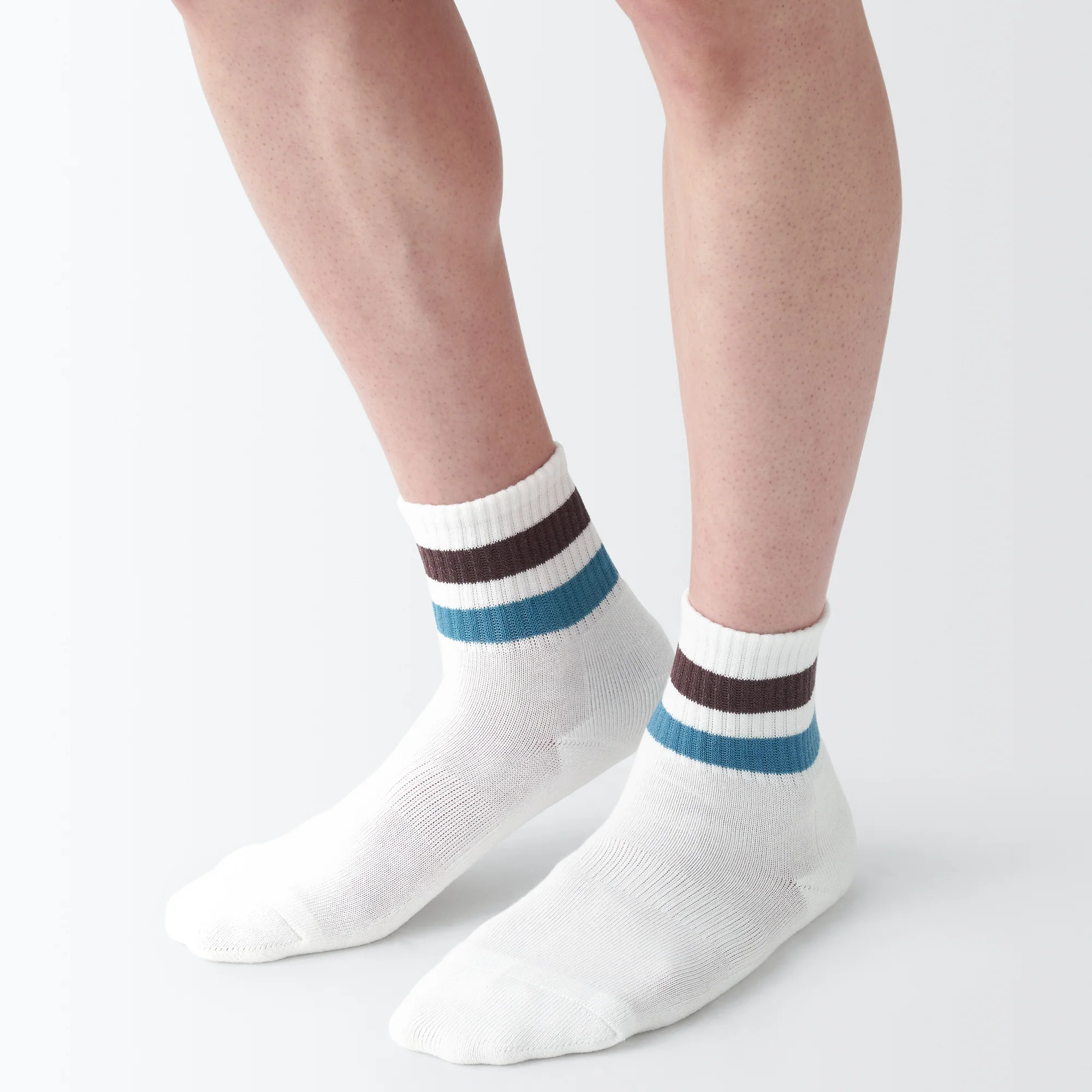 Right Angle Pile Short Socks - Image 5