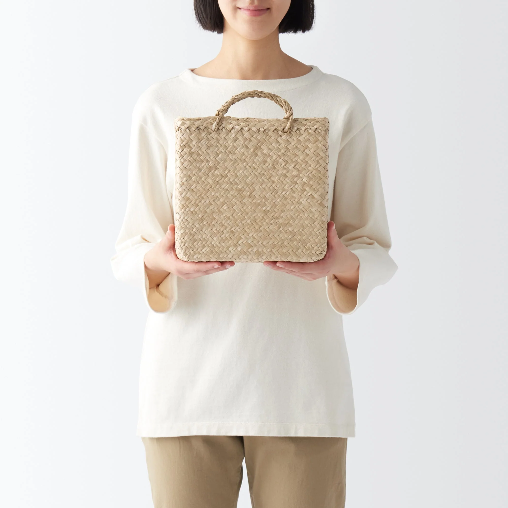 Seagrass Herringbone Basket with Handle - Small (W9.8 x D4.9 x H9.4") - Image 2