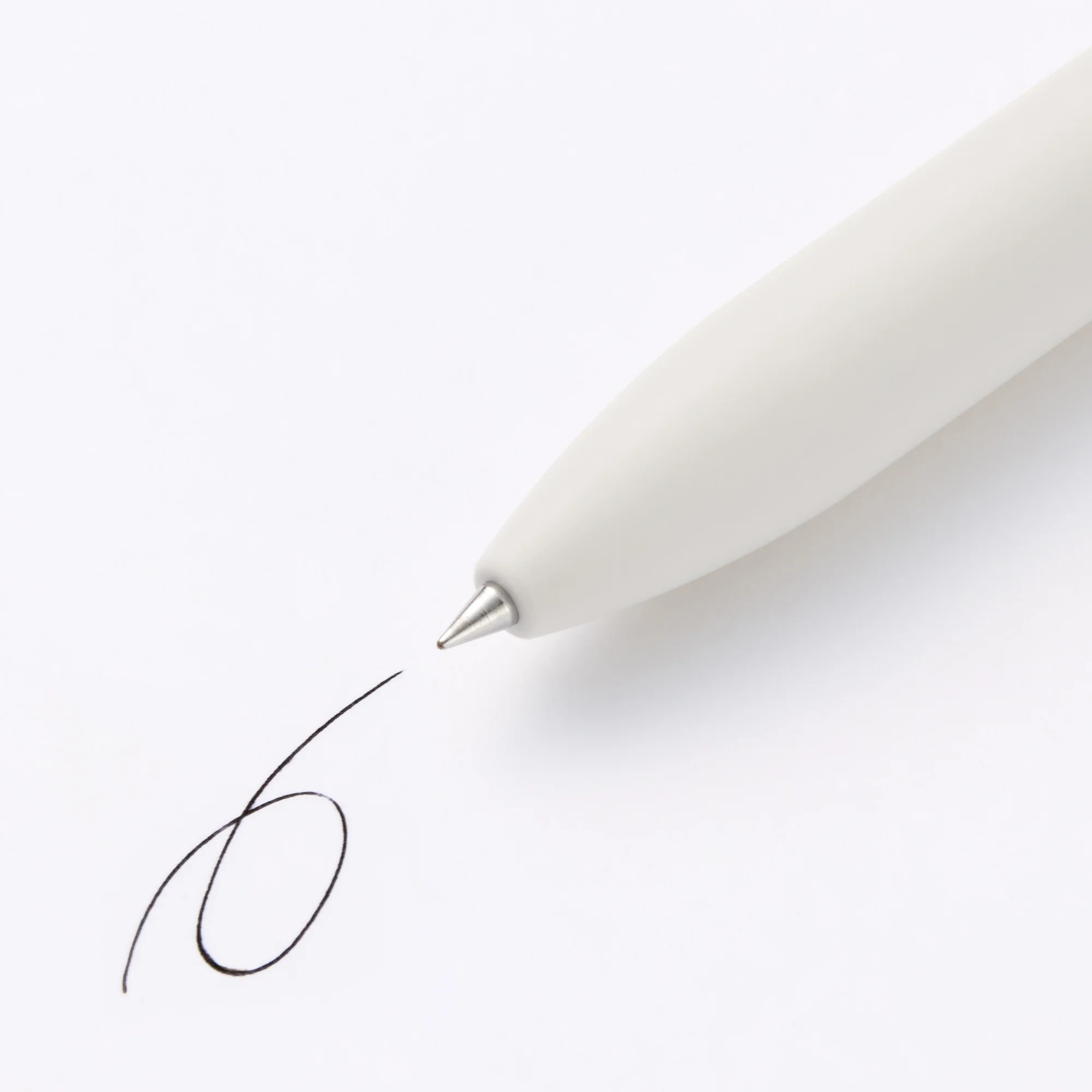 Smooth Oil Ink Ballpoint Pen 0.38 mm - Black - Image 2