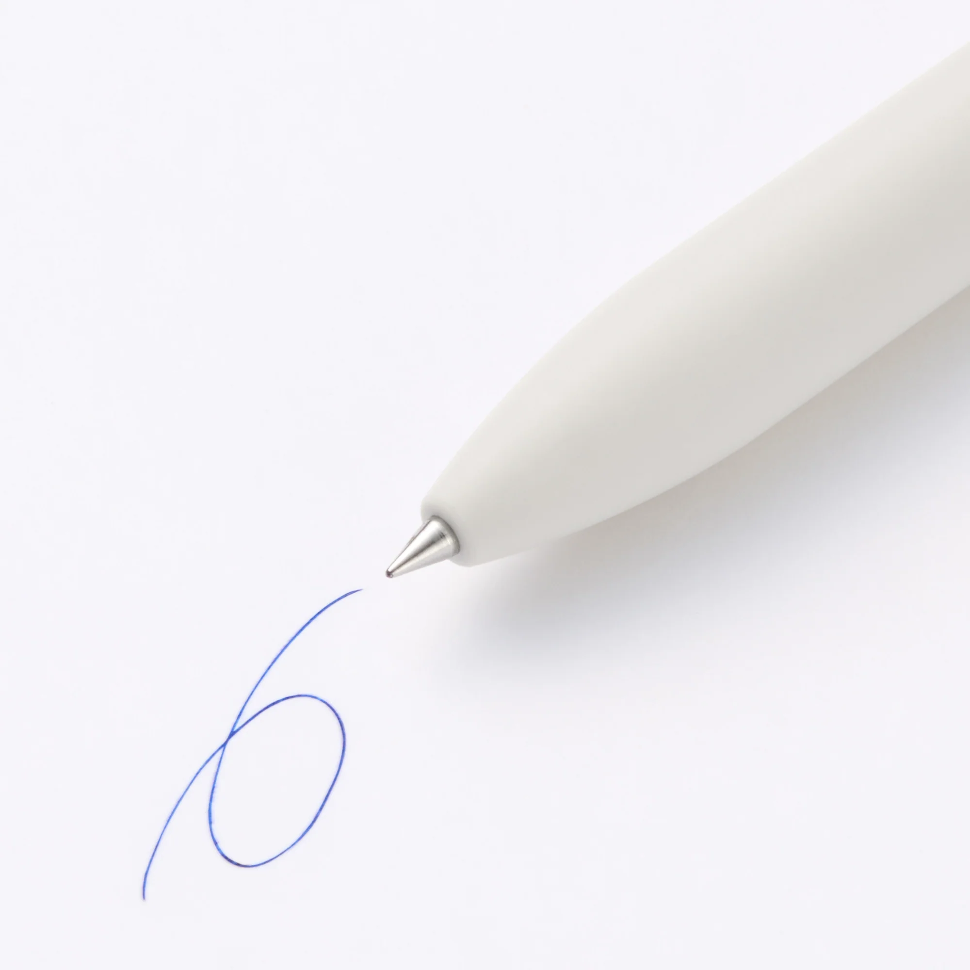Smooth Oil Ink Ballpoint Pen 0.38 mm - Blue - Image 2