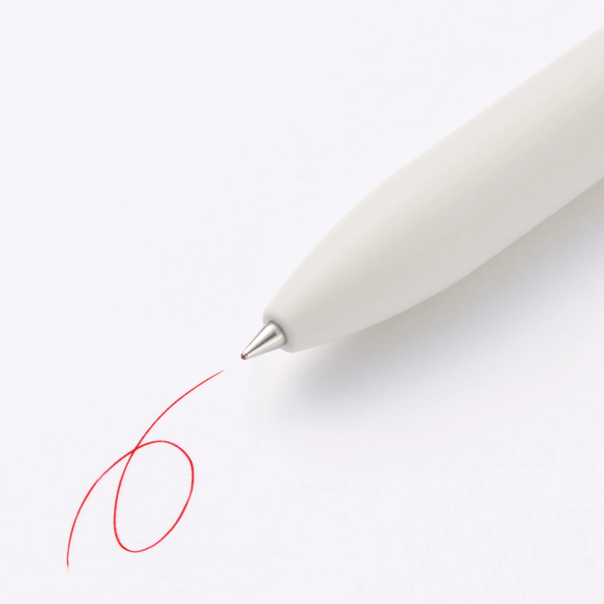 Smooth Oil Ink Ballpoint Pen 0.5 mm - Red - Image 2